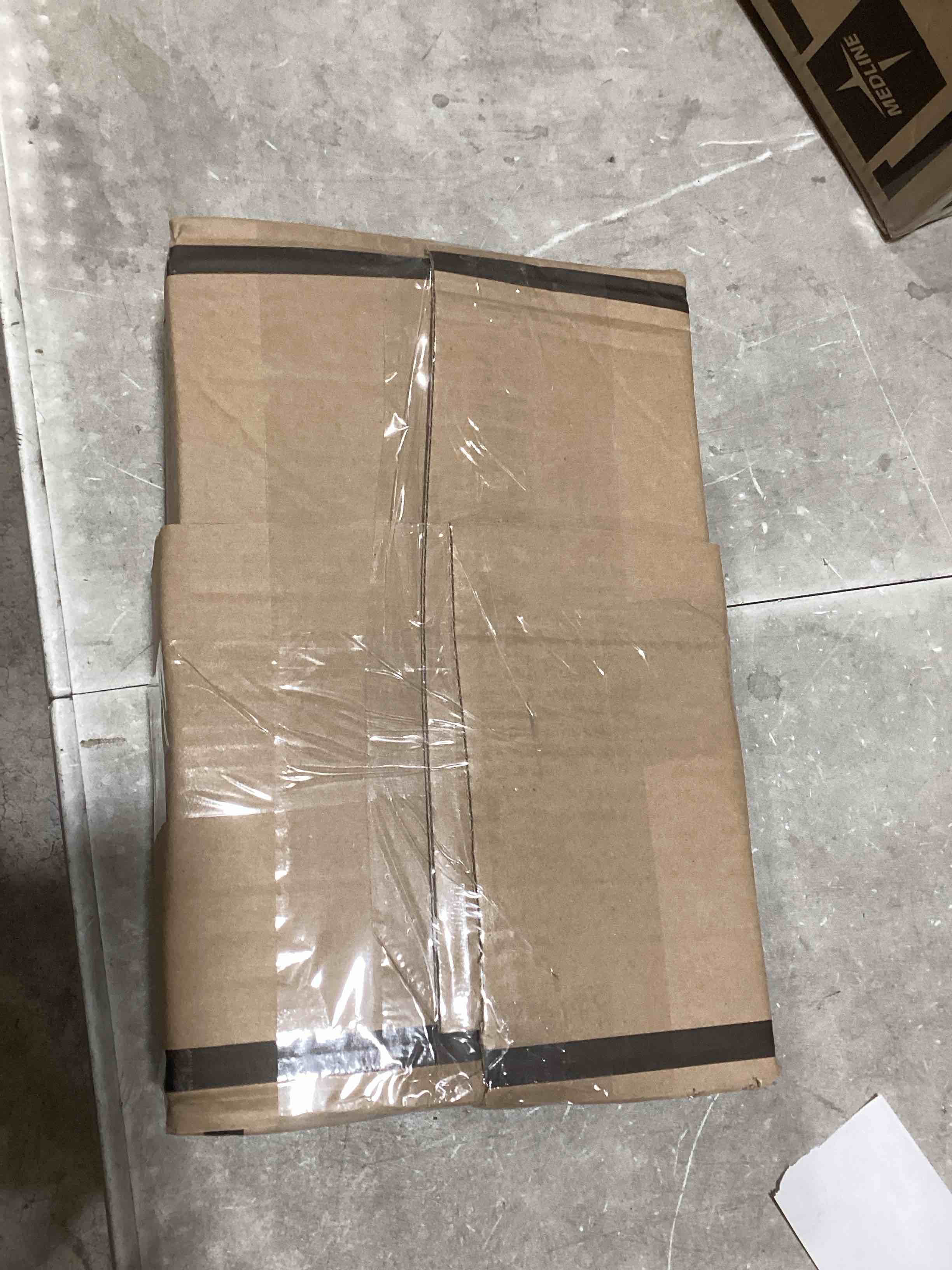 https://s3.amazonaws.com/lotting-images-prod/bidfta/GRA5209018_1777658375101.jpeg