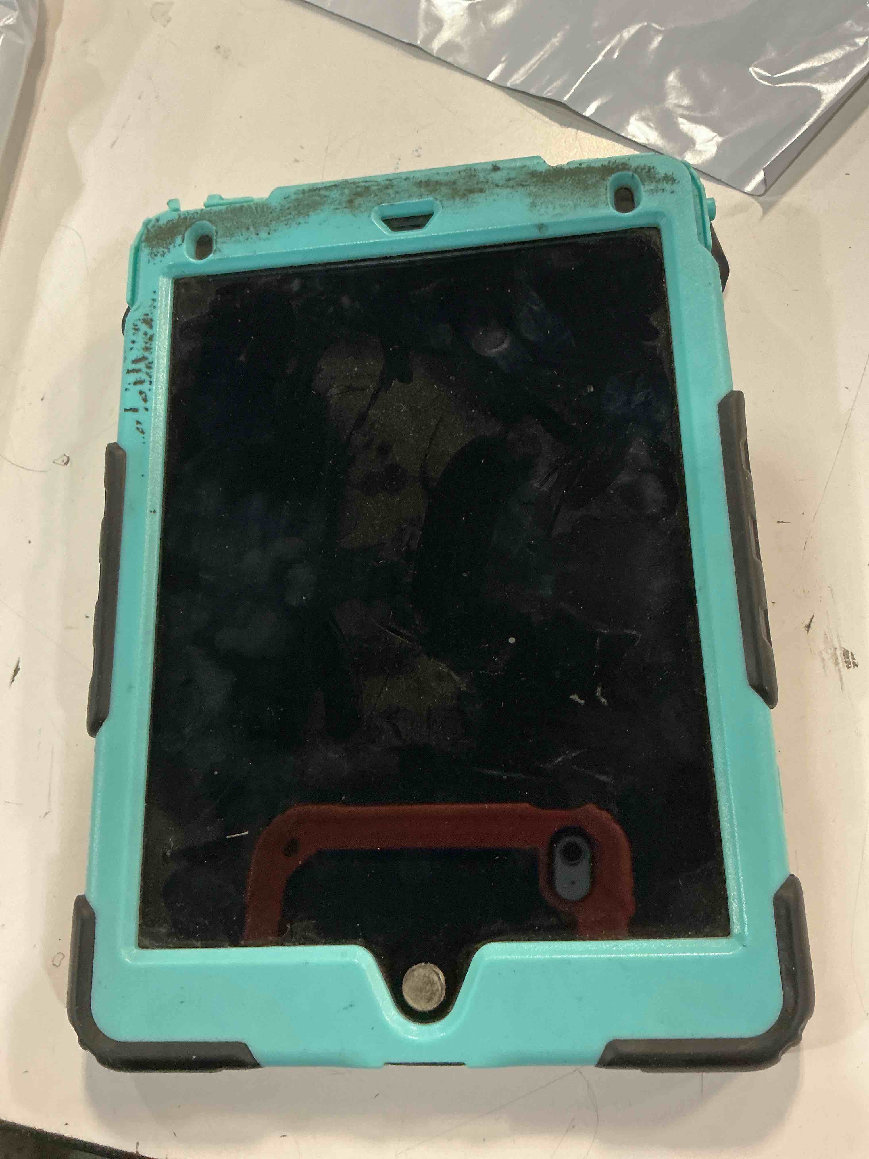 Condition photo showing As Is for Apple iPad Early 2018 (9.7-inch, Wi-Fi, 32GB) - Space Gray (Renewed)