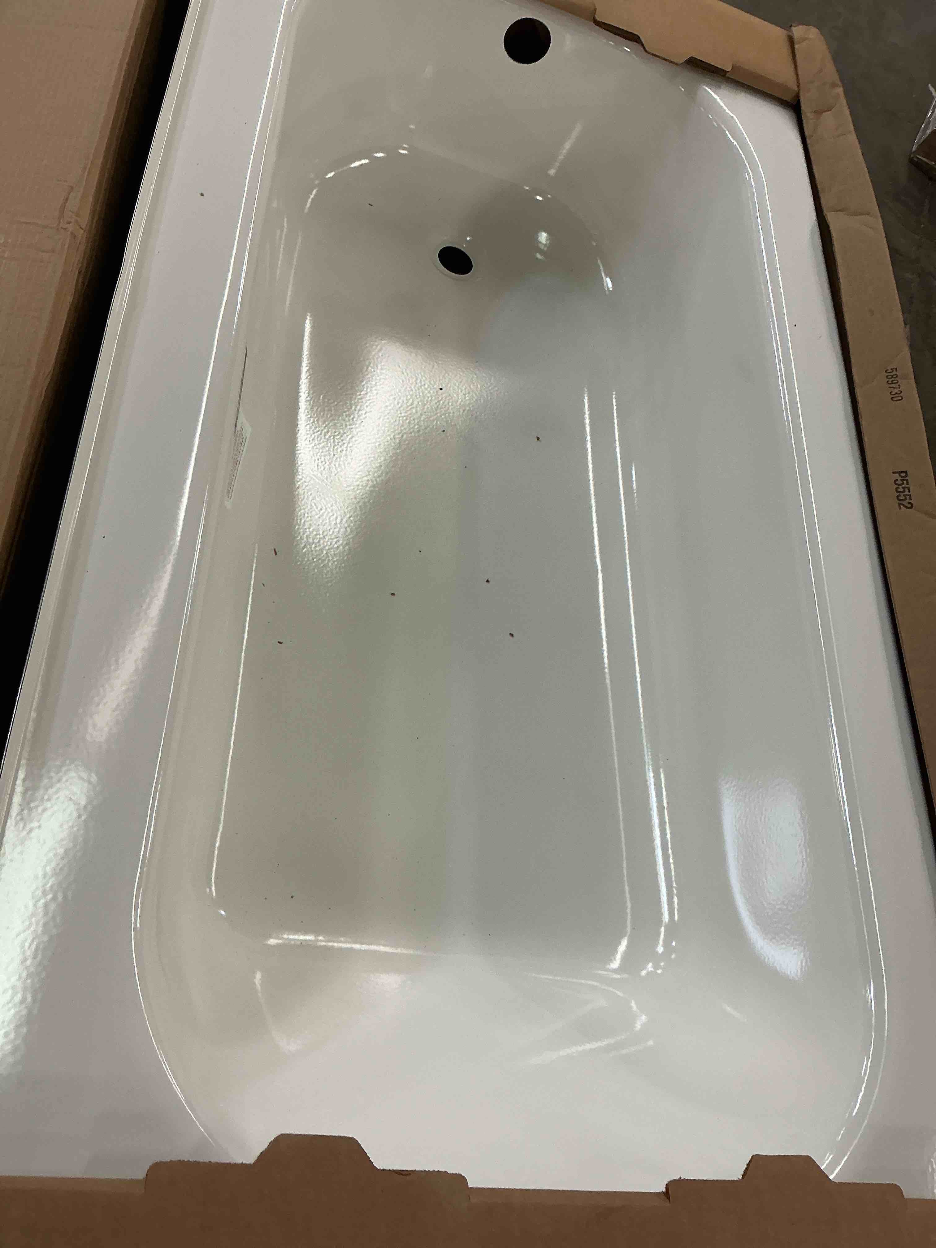 Condition photo showing Good Condition for maax pro steel 30-in x 60-in white porcelain enameled steel rectangle alcove soaking bathtub ( right drain )