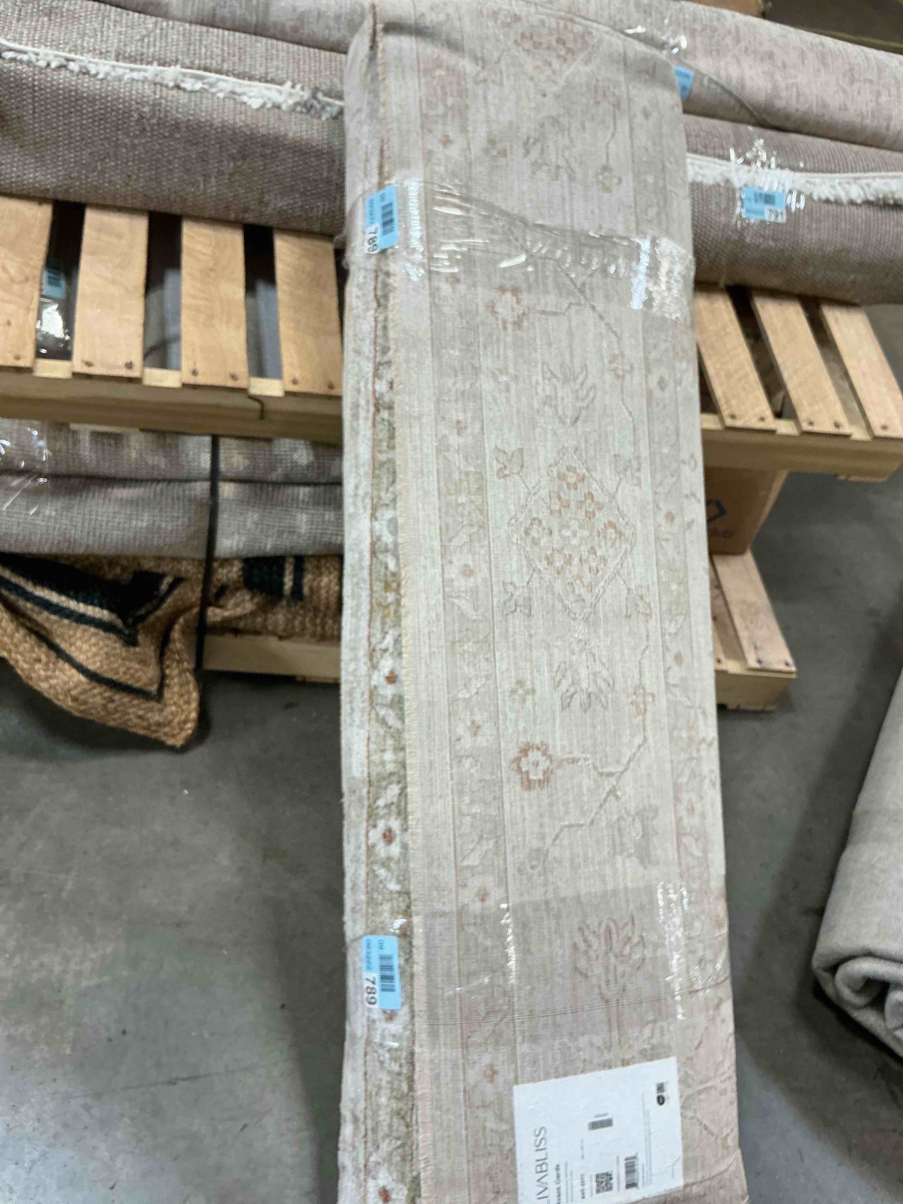 Condition photo showing Good Condition for surya avant garde avt-2311 120x168 rectangle fabric rug in light beige/red