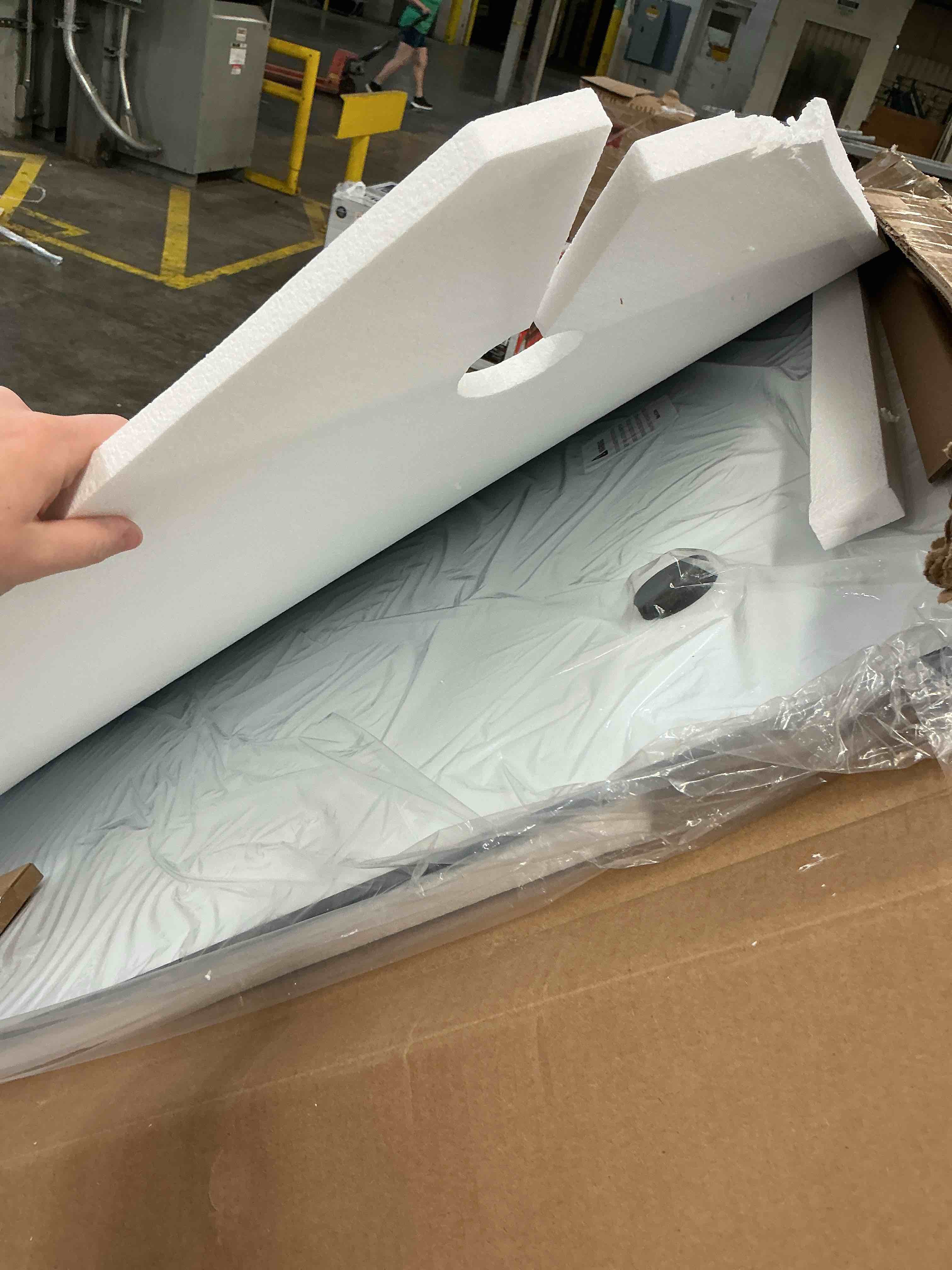 Condition photo showing Good Condition for bathroom mirror 72x36