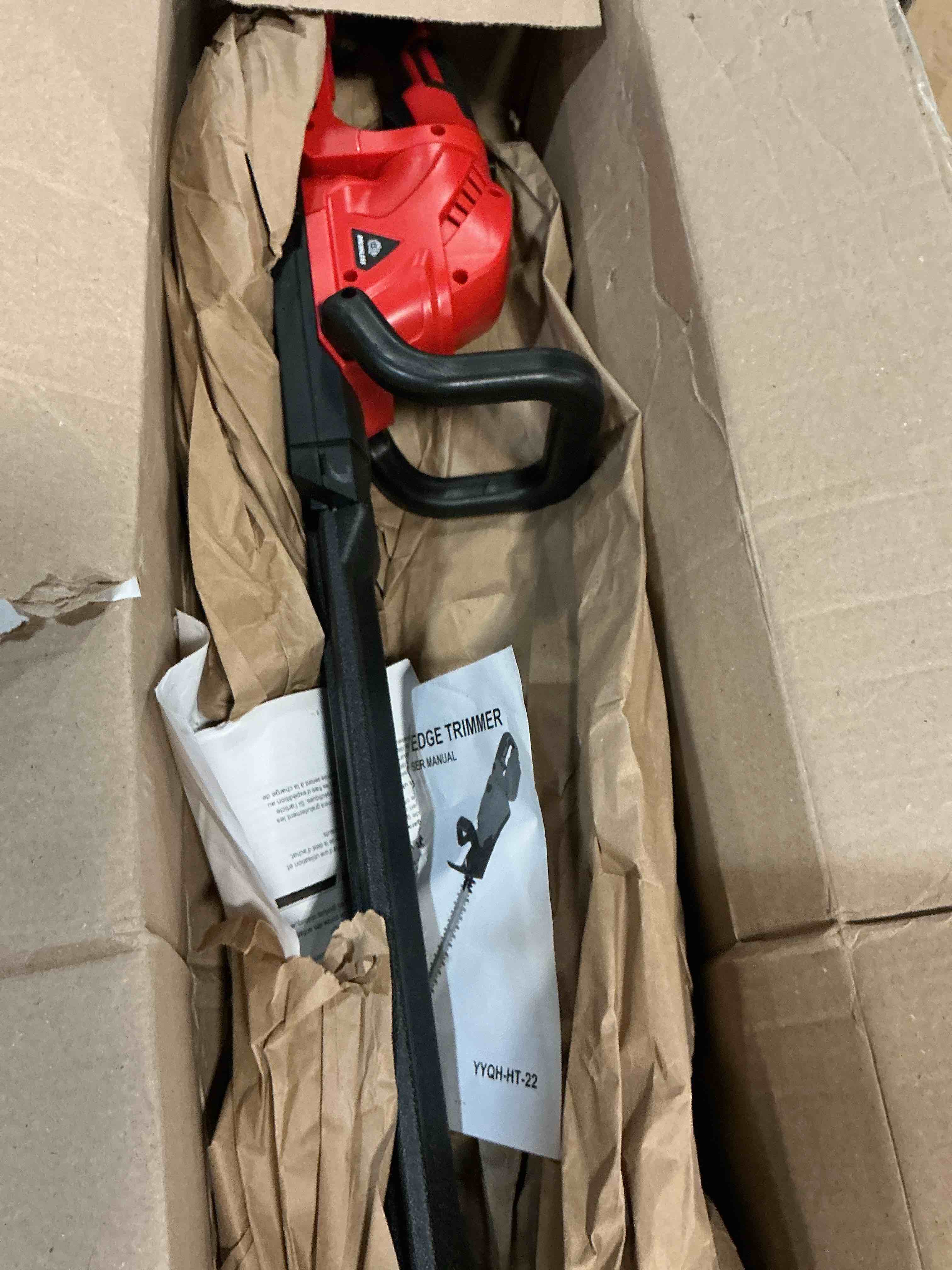 Condition photo showing Good Condition for cordless hedge trimmer 20”