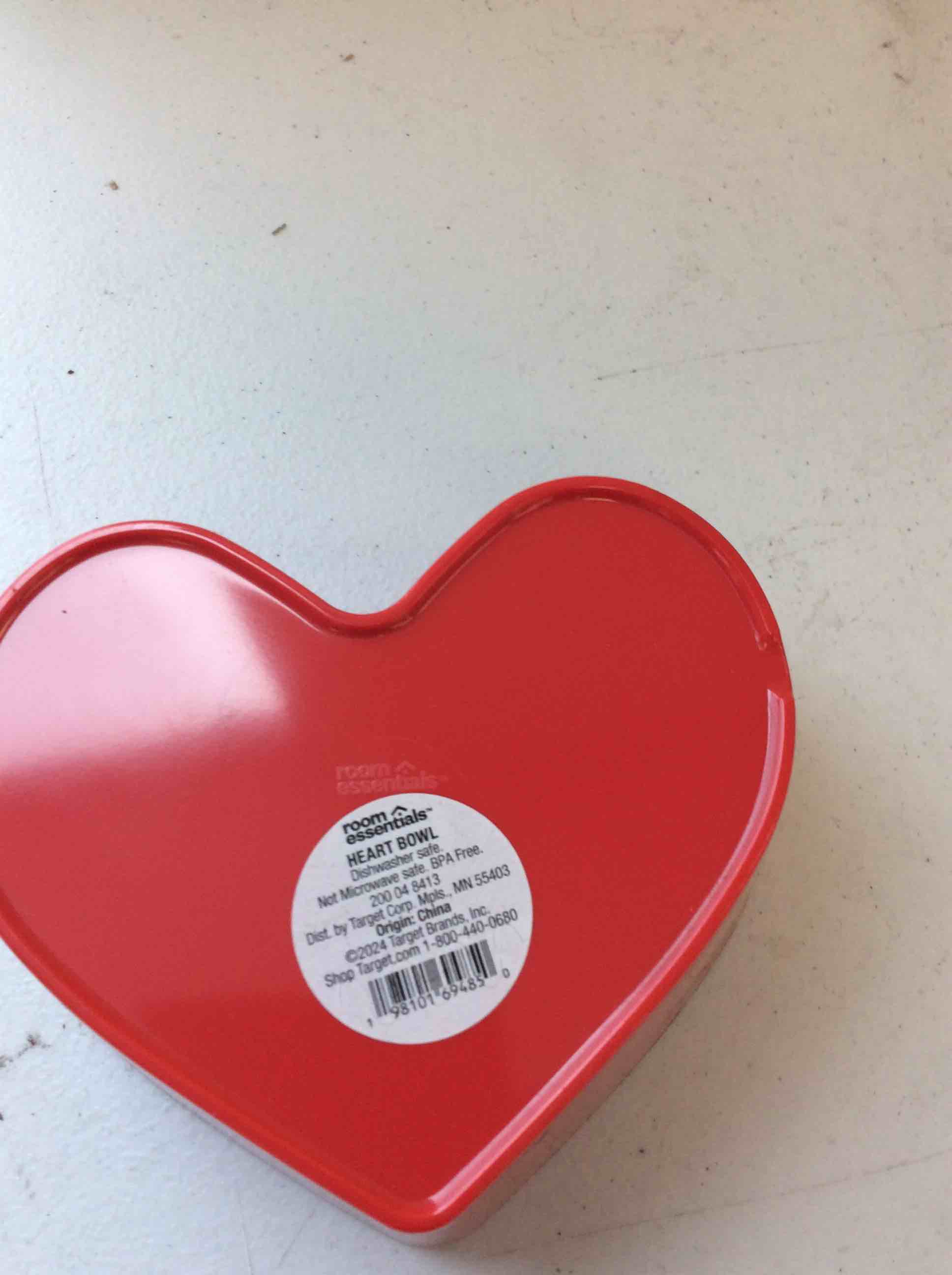 Condition photo showing New/Like New for room essentials heart bowl