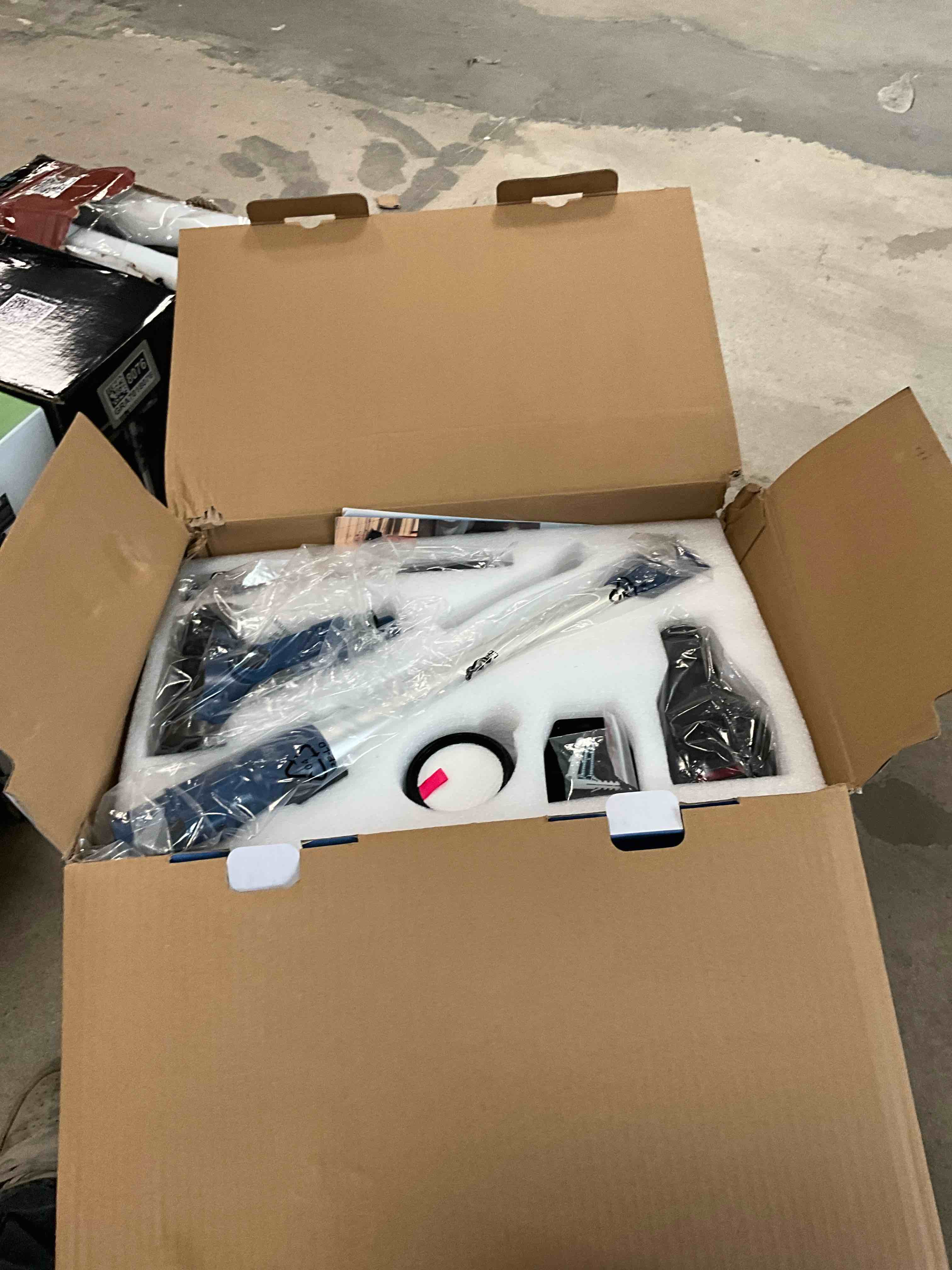 https://s3.amazonaws.com/lotting-images-prod/bidfta/GRA7018080_1788899357126.jpeg
