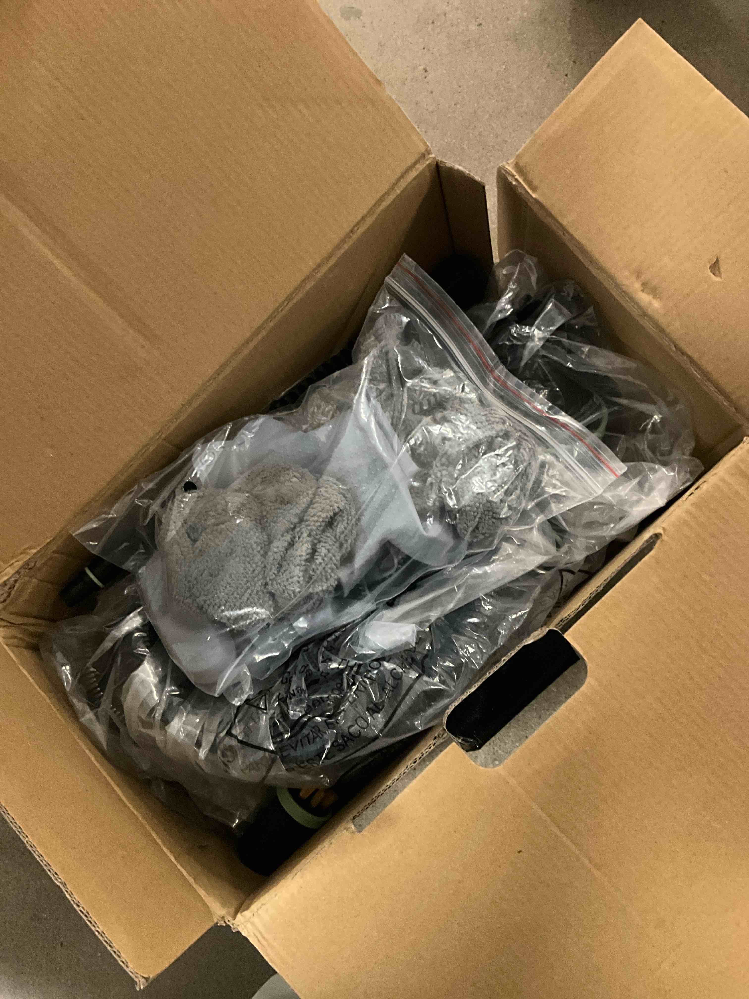 https://s3.amazonaws.com/lotting-images-prod/bidfta/GRA7019439_1789567102314.jpeg