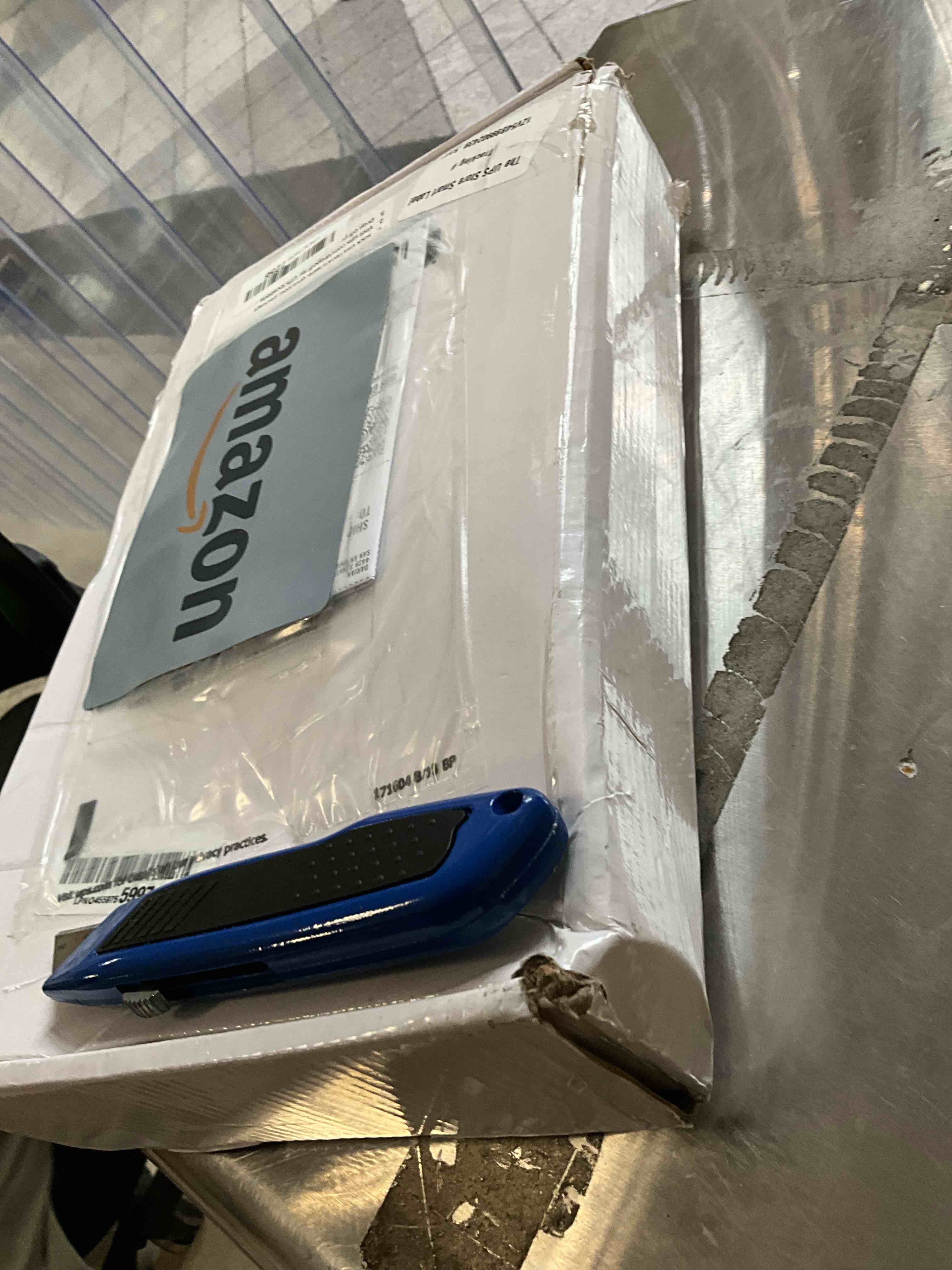 https://s3.amazonaws.com/lotting-images-prod/bidfta/GRA7019537_1789588754431.jpeg
