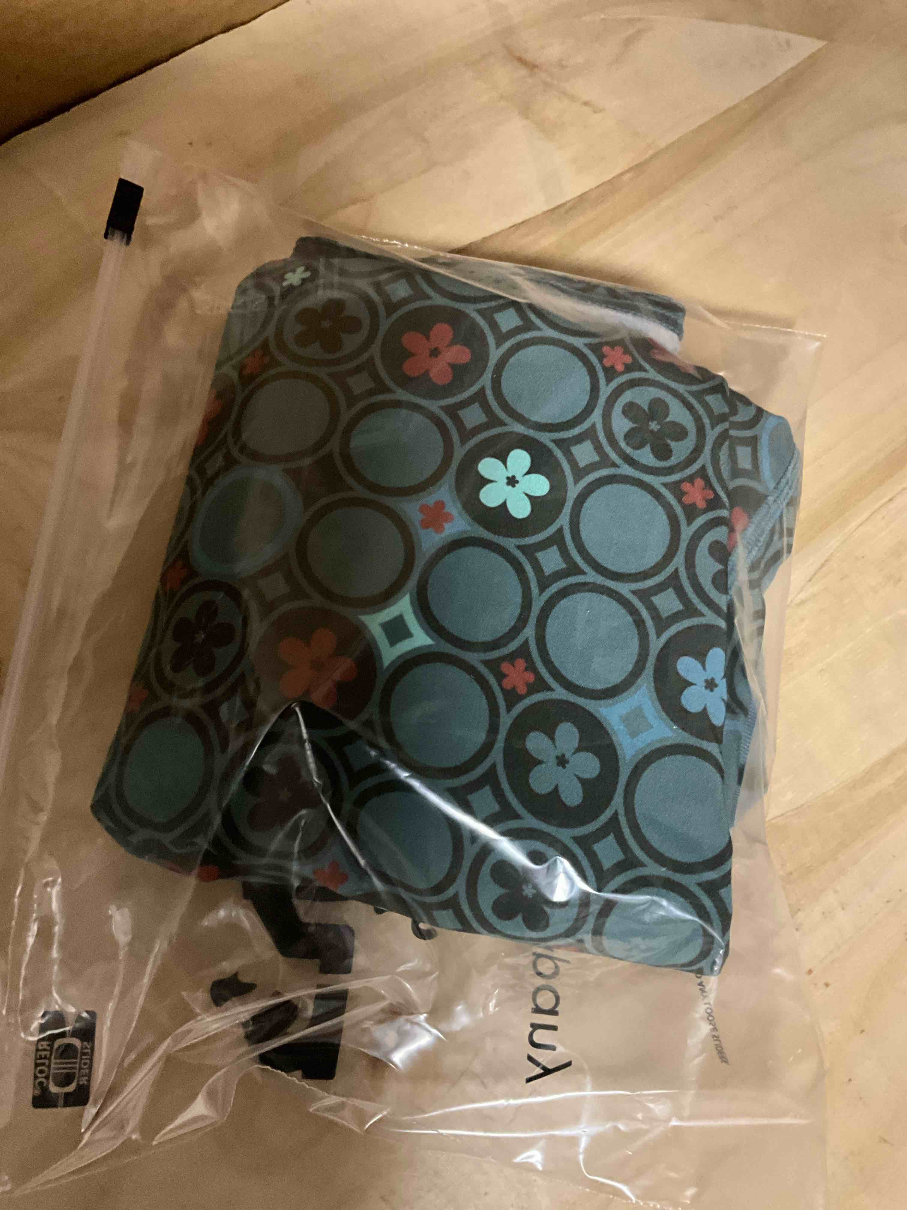 https://s3.amazonaws.com/lotting-images-prod/bidfta/GRA7019540_1789590153608.jpeg