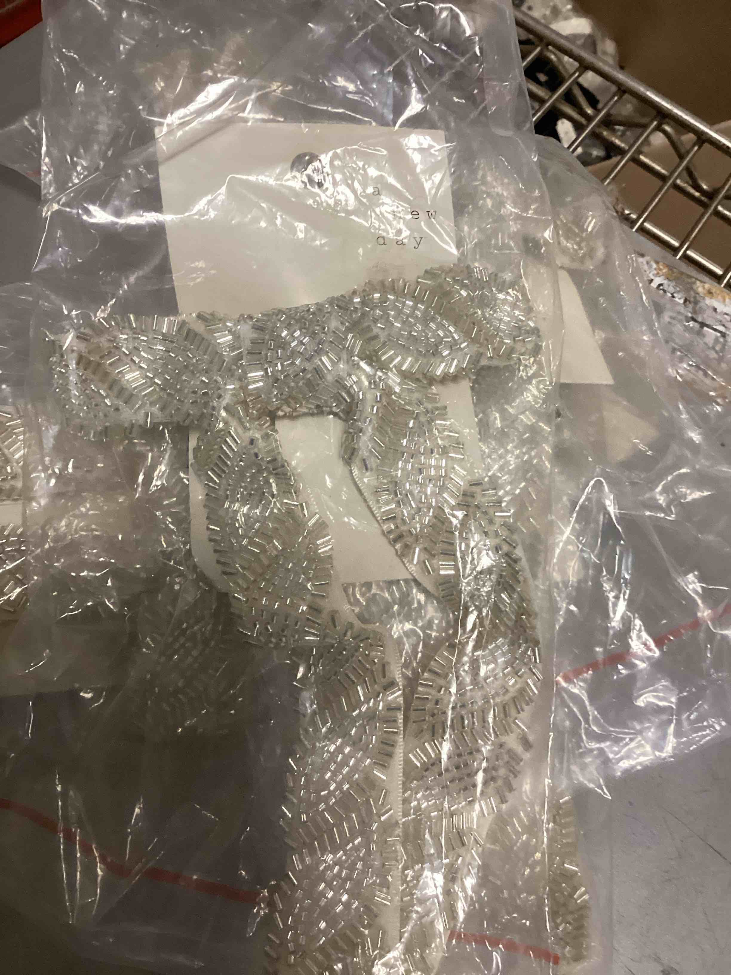 https://s3.amazonaws.com/lotting-images-prod/bidfta/GRA7019725_1789586308120.jpeg