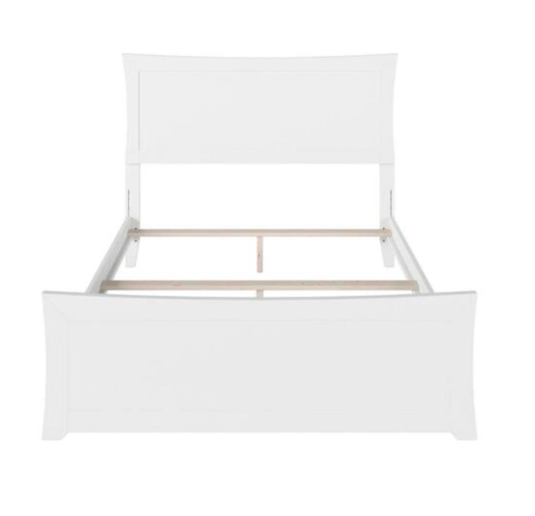Condition photo showing Good Condition for metro white full traditional bed with matching. ( footboard and headboard only) 