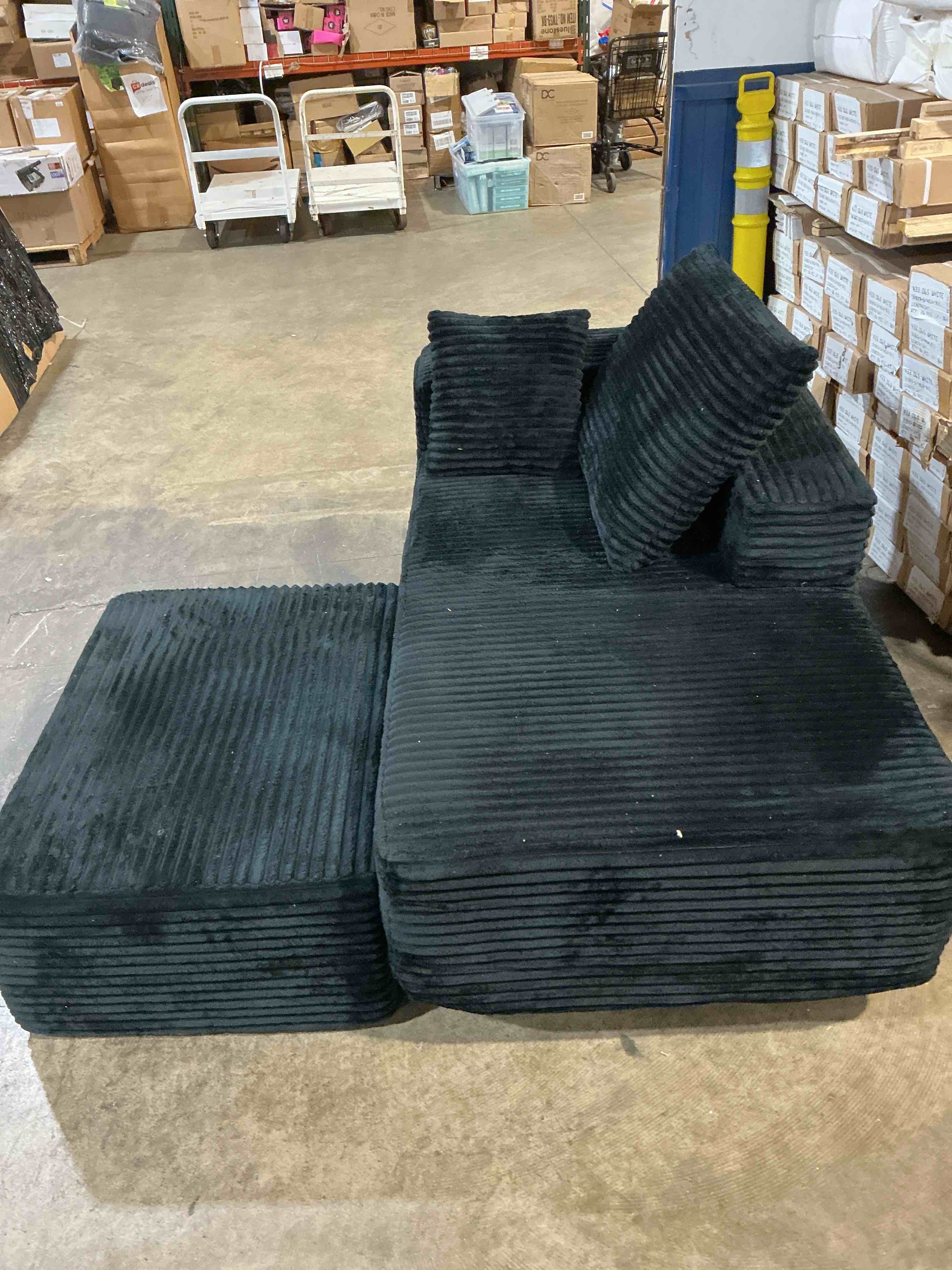 https://s3.amazonaws.com/lotting-images-prod/bidfta/GRA7022131_1789394314903.jpeg