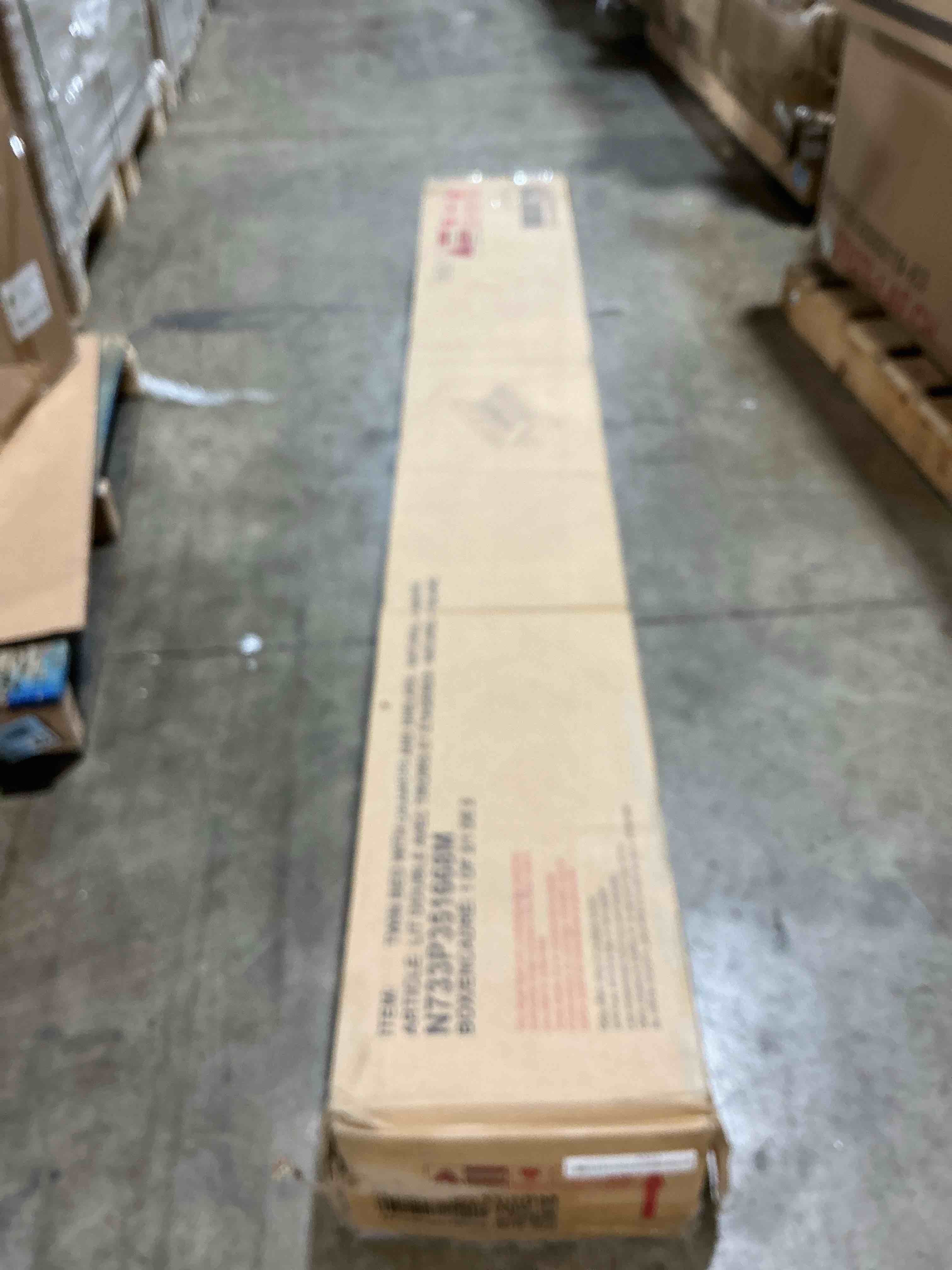 https://s3.amazonaws.com/lotting-images-prod/bidfta/GRA7022135_1789398757260.jpeg