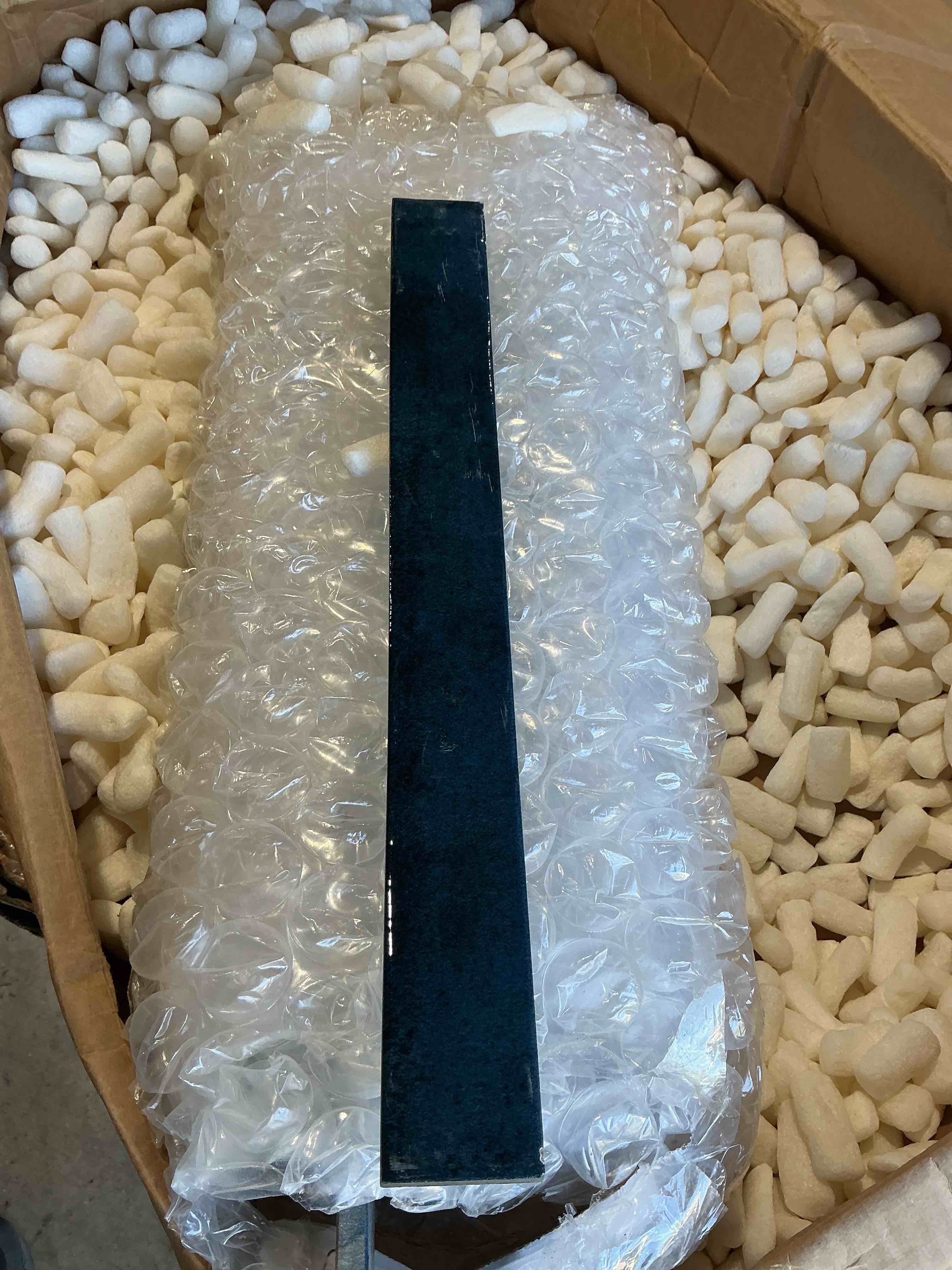 https://s3.amazonaws.com/lotting-images-prod/bidfta/GRA7022276_1789486340654.jpeg
