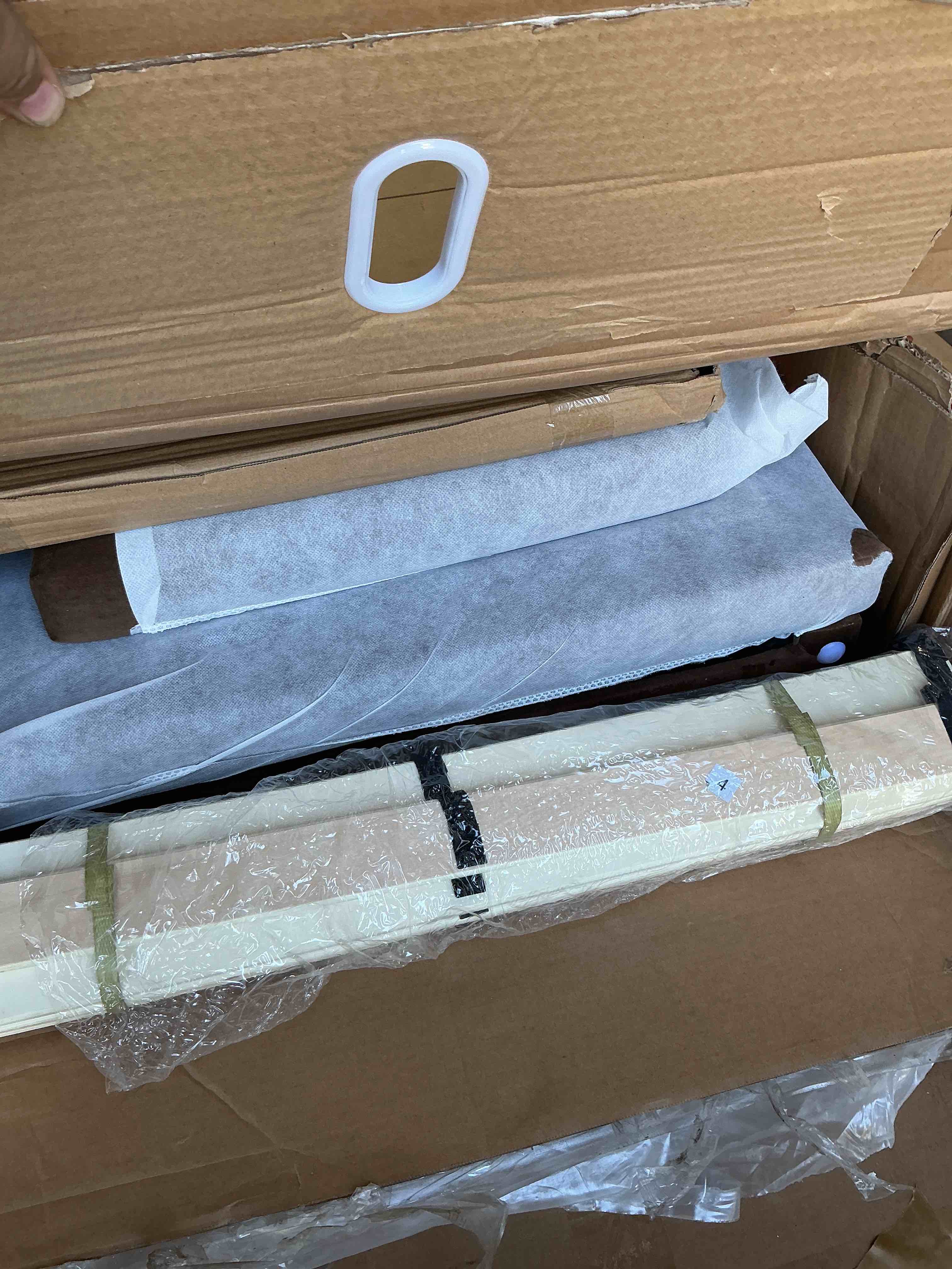 https://s3.amazonaws.com/lotting-images-prod/bidfta/GRA7022286_1789493923038.jpeg