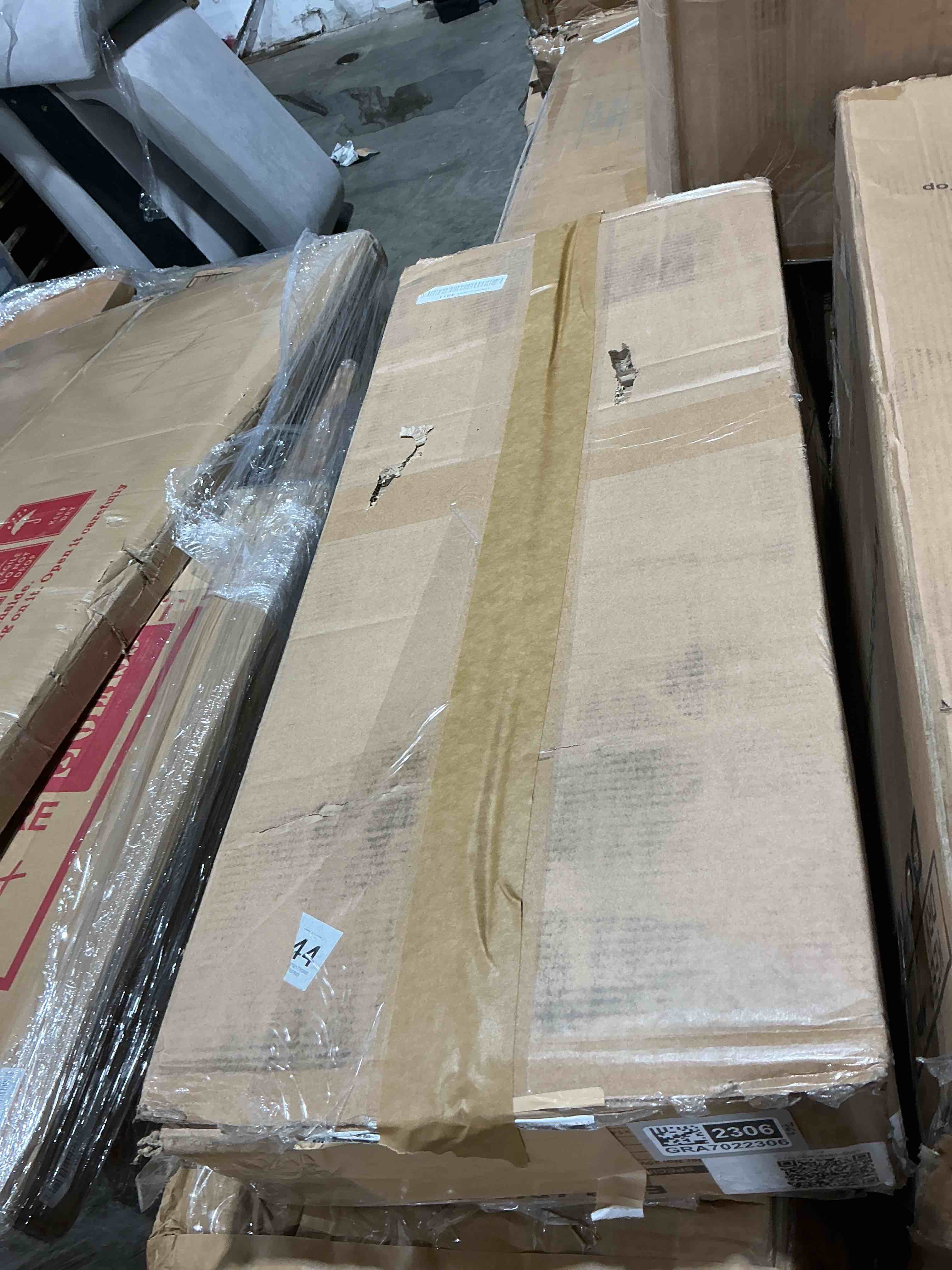 https://s3.amazonaws.com/lotting-images-prod/bidfta/GRA7022306_1789566591272.jpeg