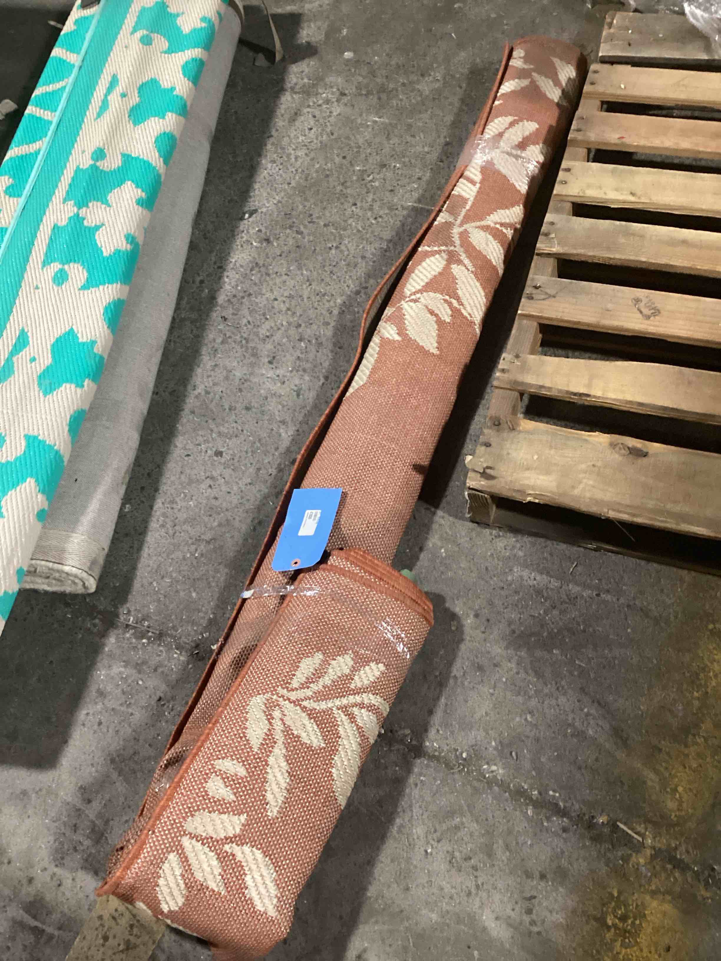 Condition photo showing Good Condition for trans ocean terrace vine rust area rug by liora manne