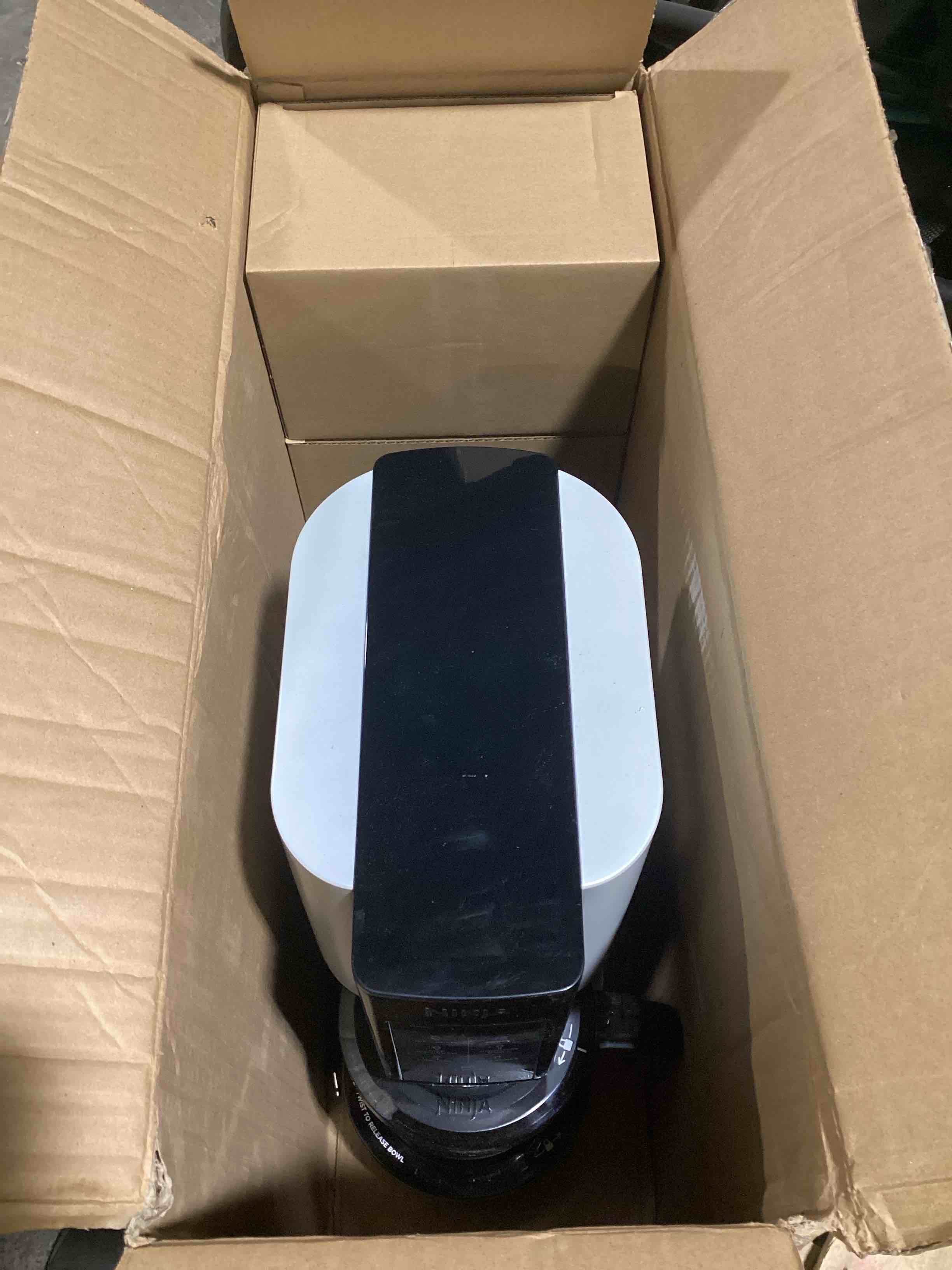 https://s3.amazonaws.com/lotting-images-prod/bidfta/GRA7331821_1785442333947.jpeg