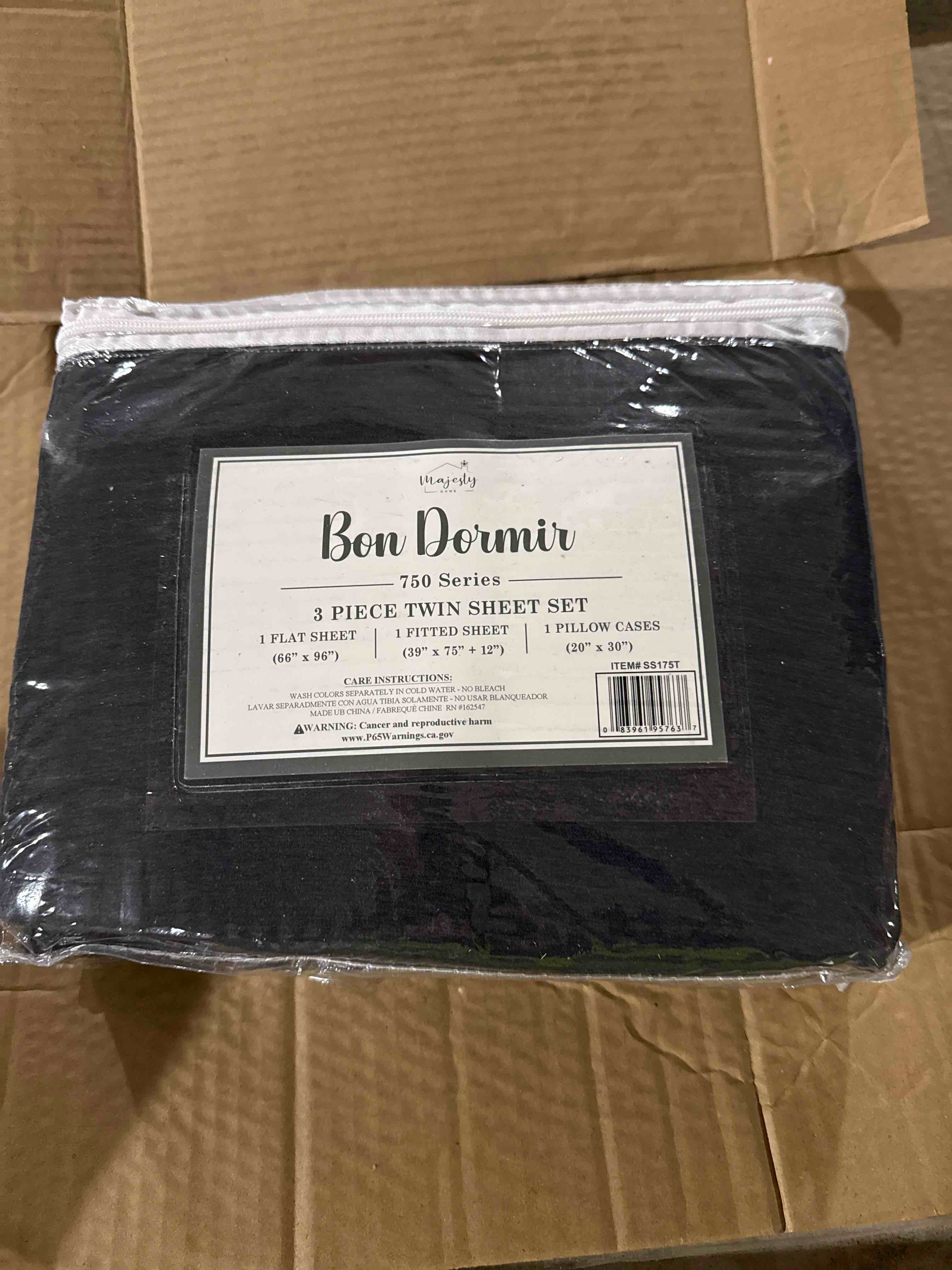 Condition photo showing New/Like New for bon dormir 750 series three-piece sheet set- twin