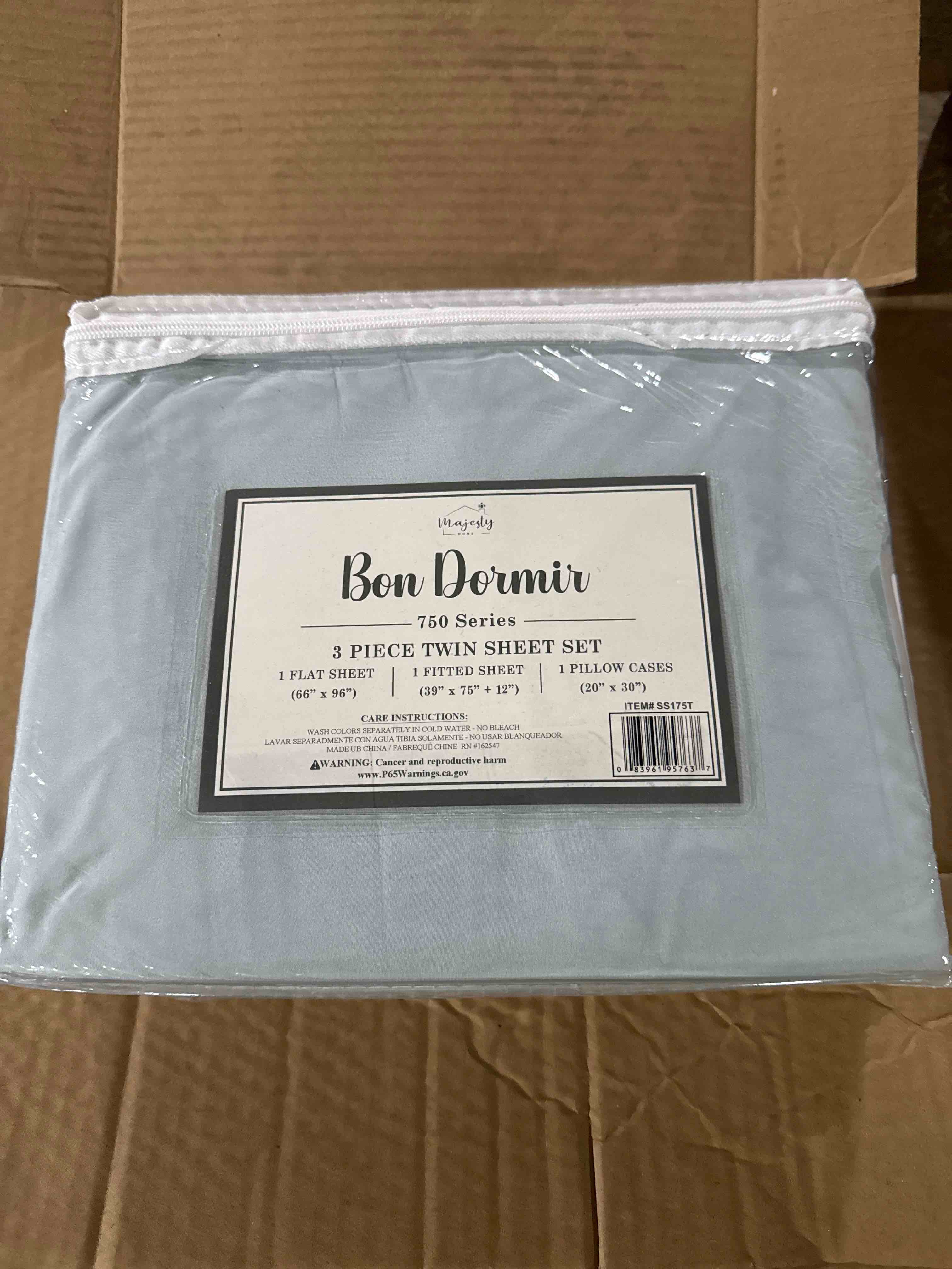 Condition photo showing New/Like New for bon dormir 750 series three-piece sheet set- twin