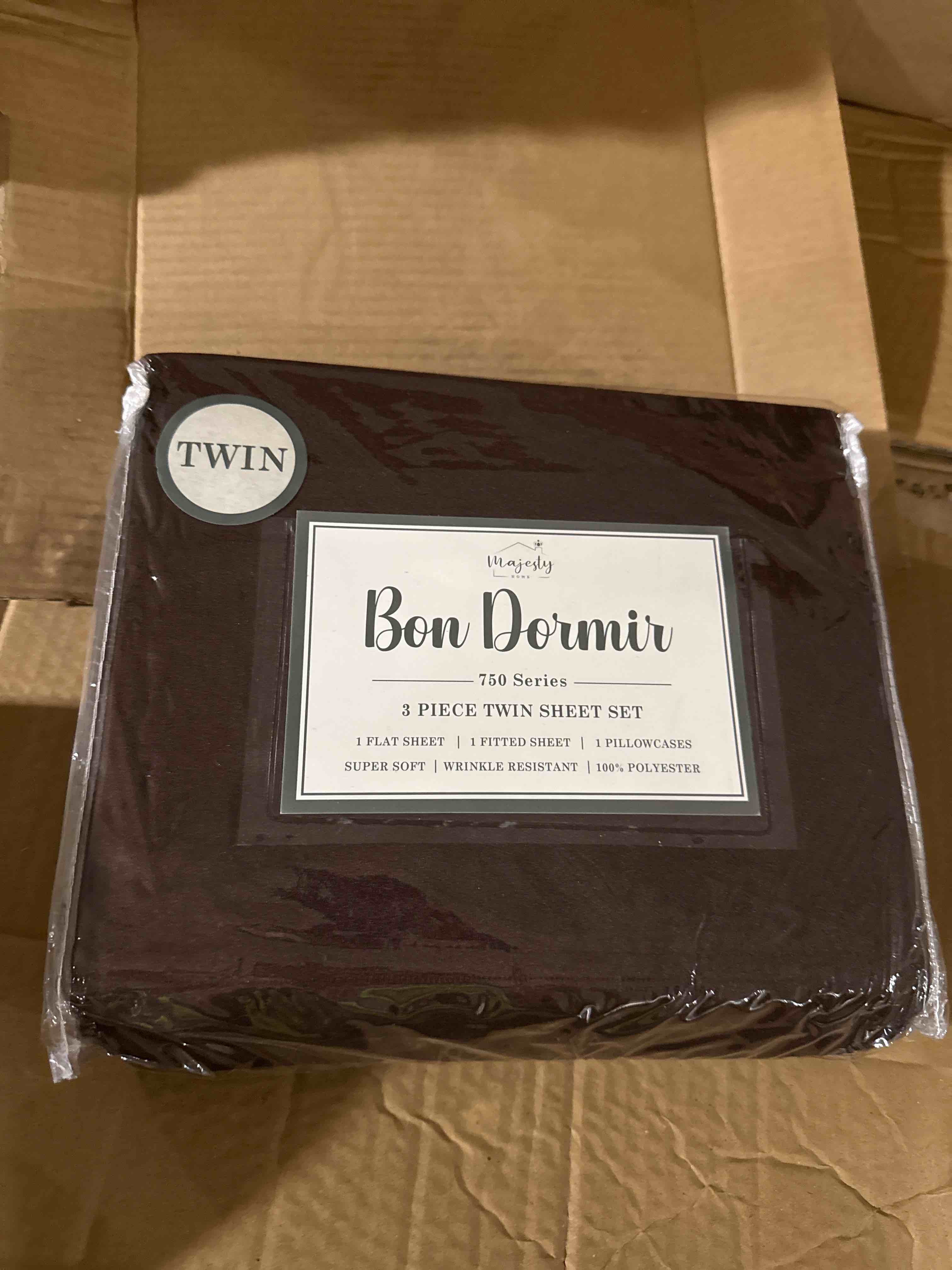 Condition photo showing New/Like New for bon dormir 750 series three-piece sheet set- twin 
