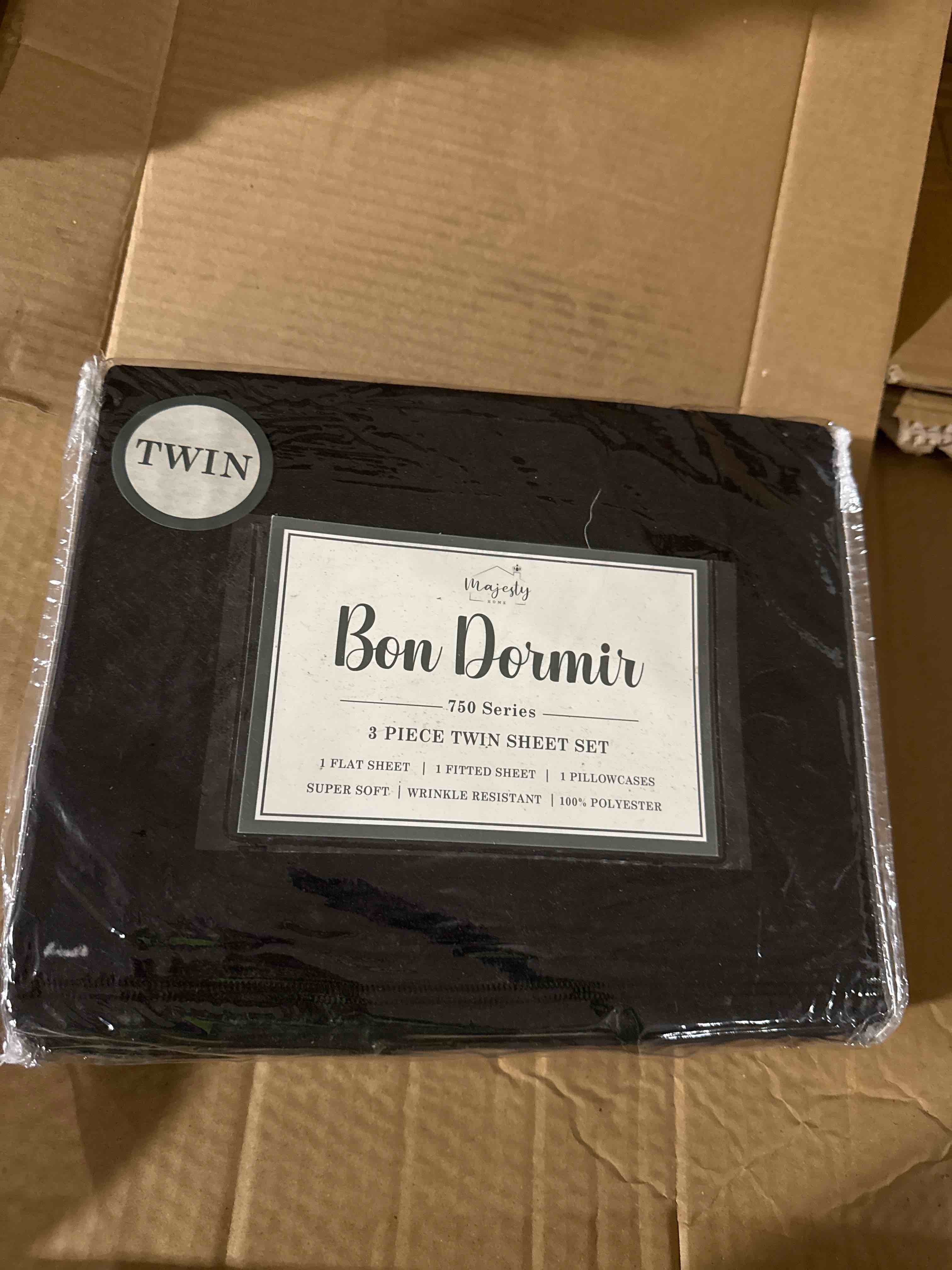 Condition photo showing New/Like New for bon dormir 750 series three-piece sheet set- twin