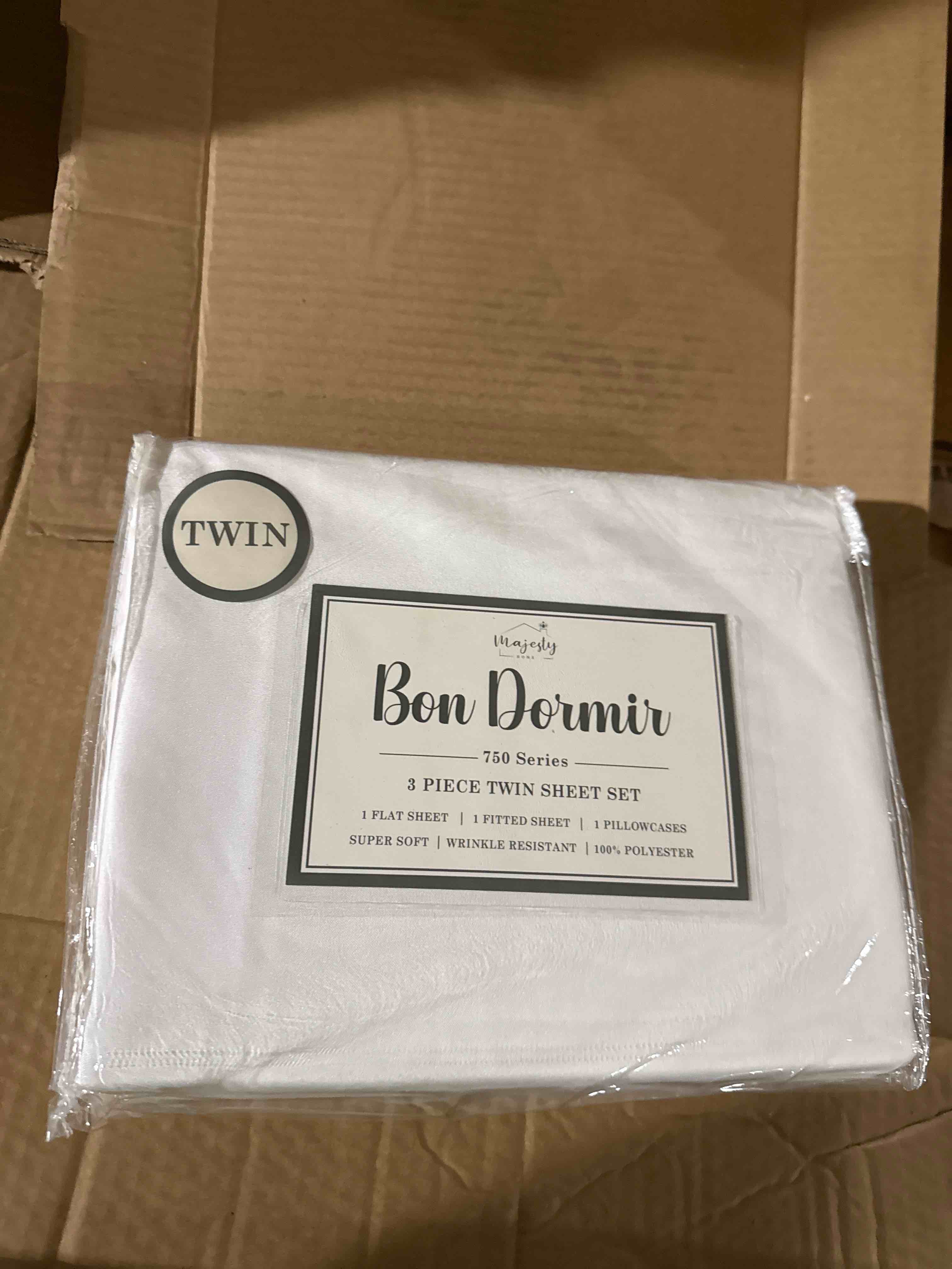 Condition photo showing New/Like New for bon dormir 750 series three-piece sheet set- twin 