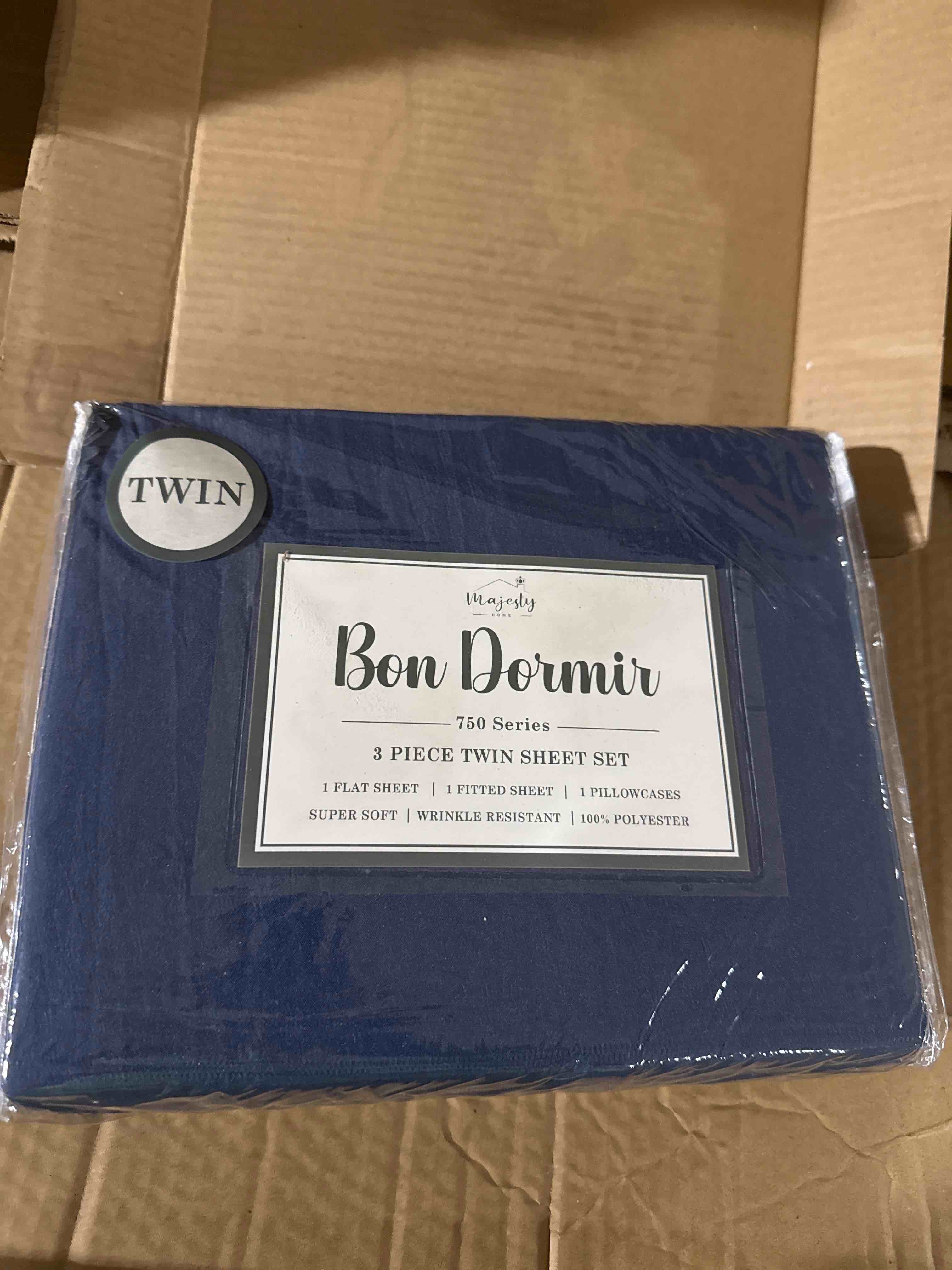 Condition photo showing New/Like New for bon dormir 750 series three-piece sheet set- twin 