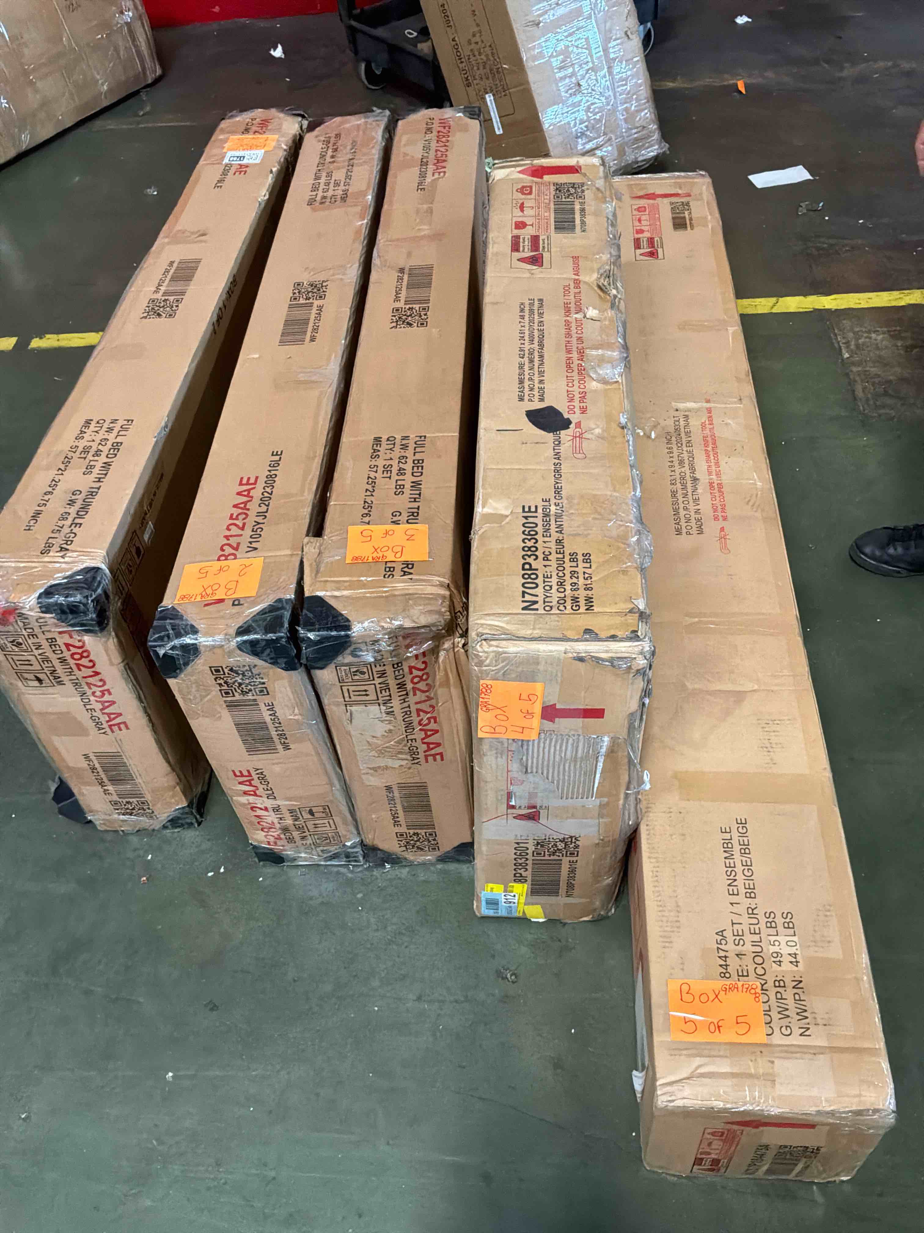 Condition photo showing Good Condition for lot of 5 incomplete beds parts