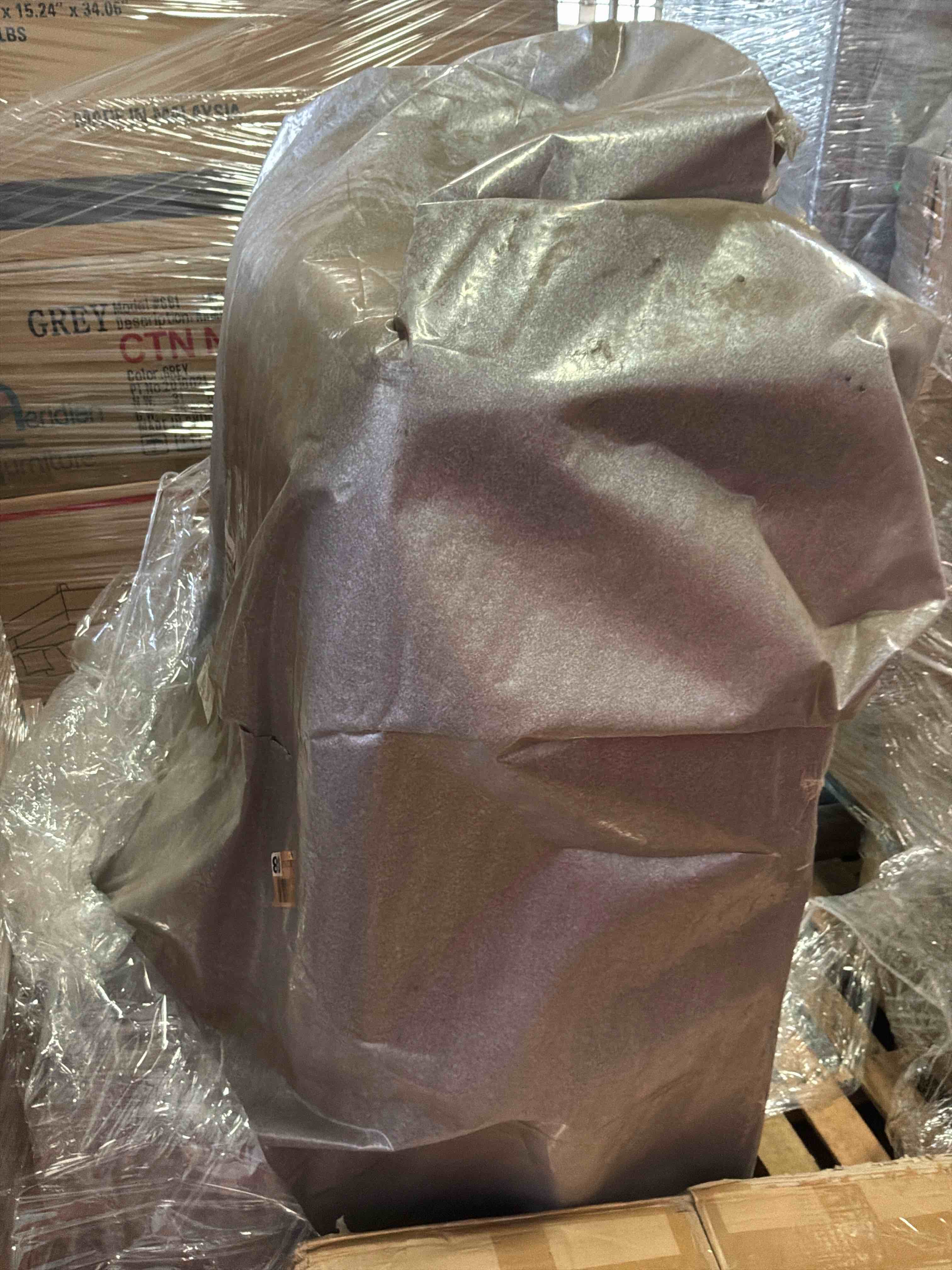 Condition photo showing Good Condition for (incomplete) tracling 3-pc sectional