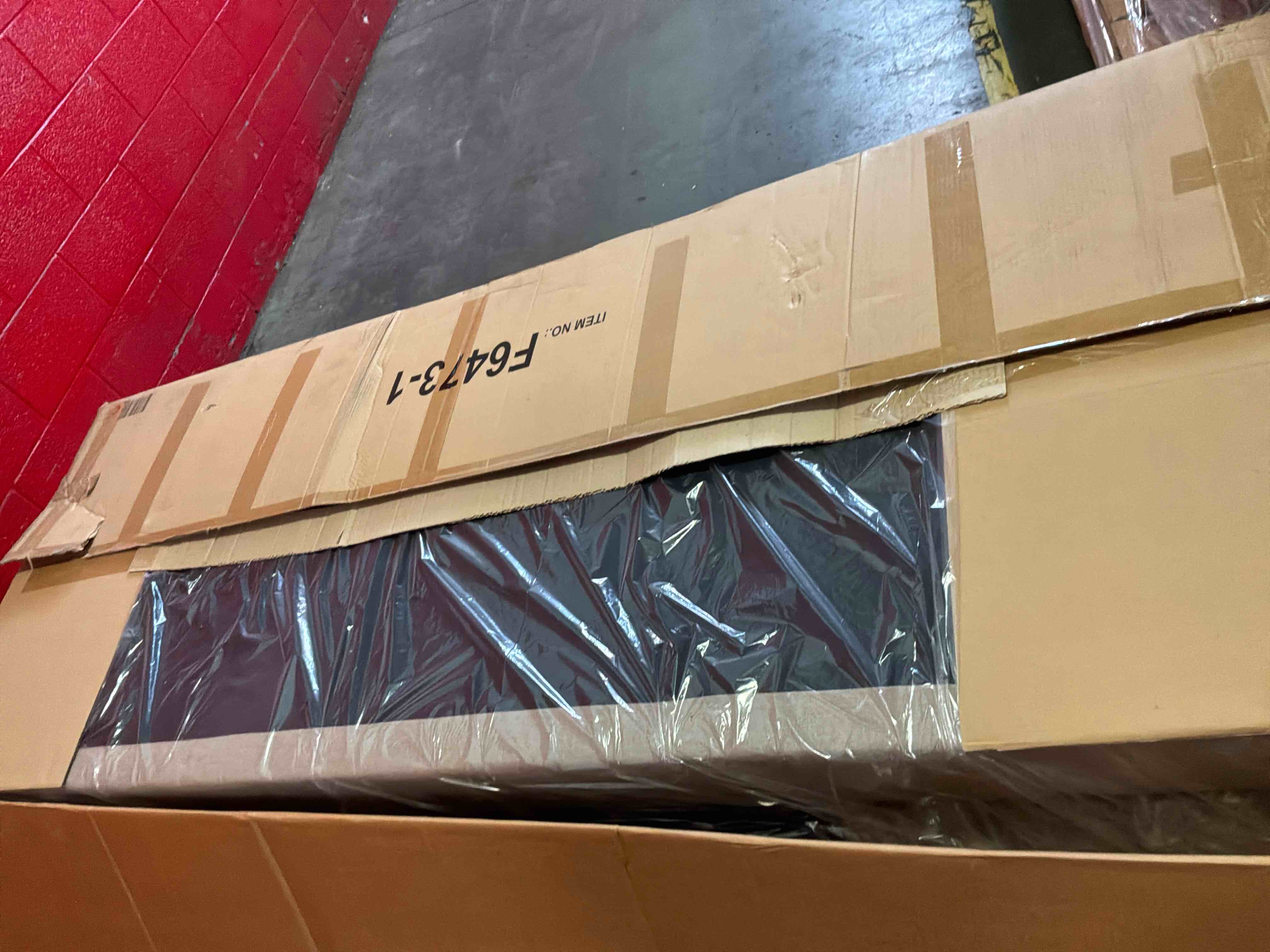 Condition photo showing Good Condition for (incomplete) arzuaga 89" wide reversible modular corner sectional