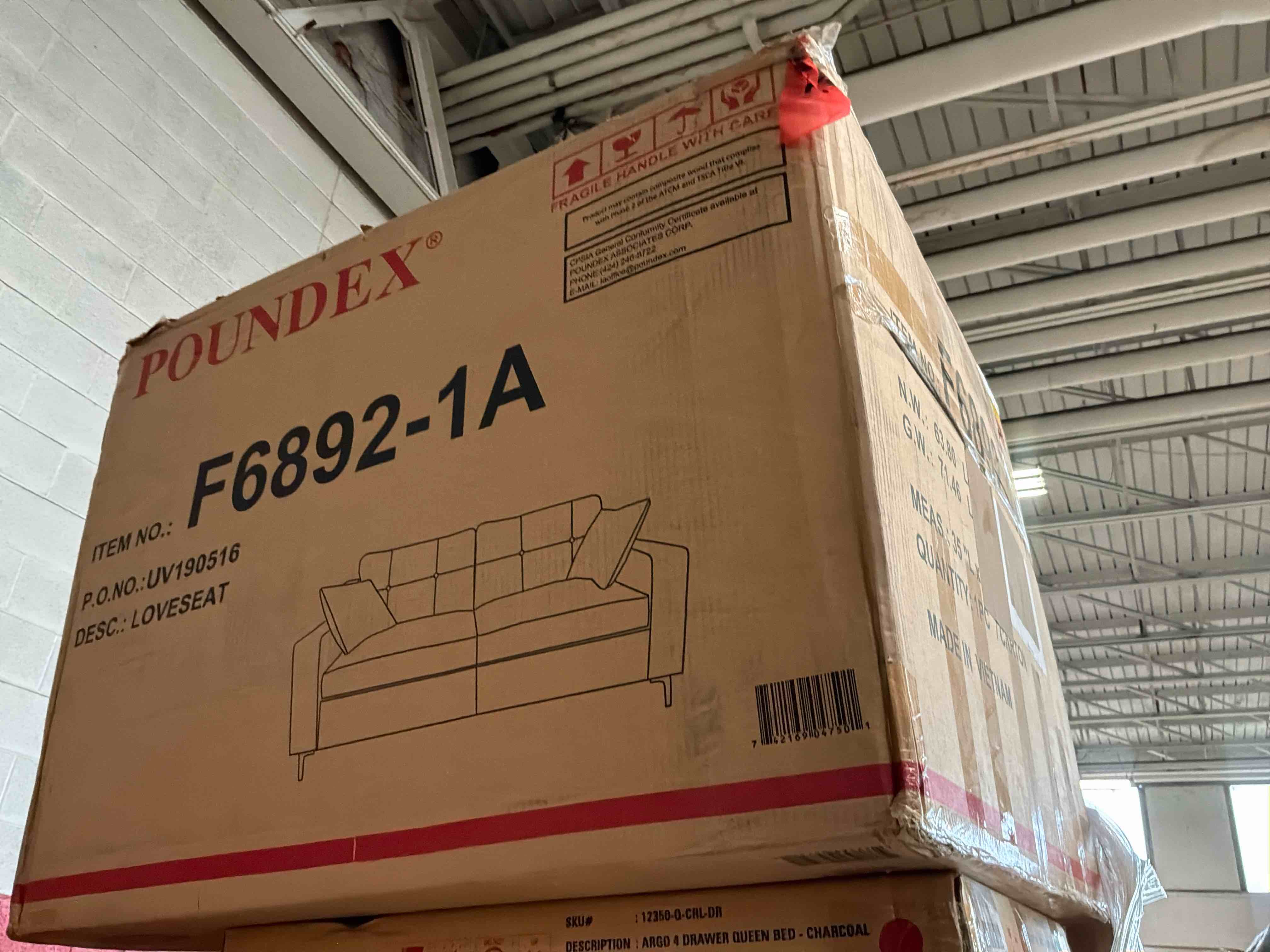 Condition photo showing Good Condition for incomplete loveseat