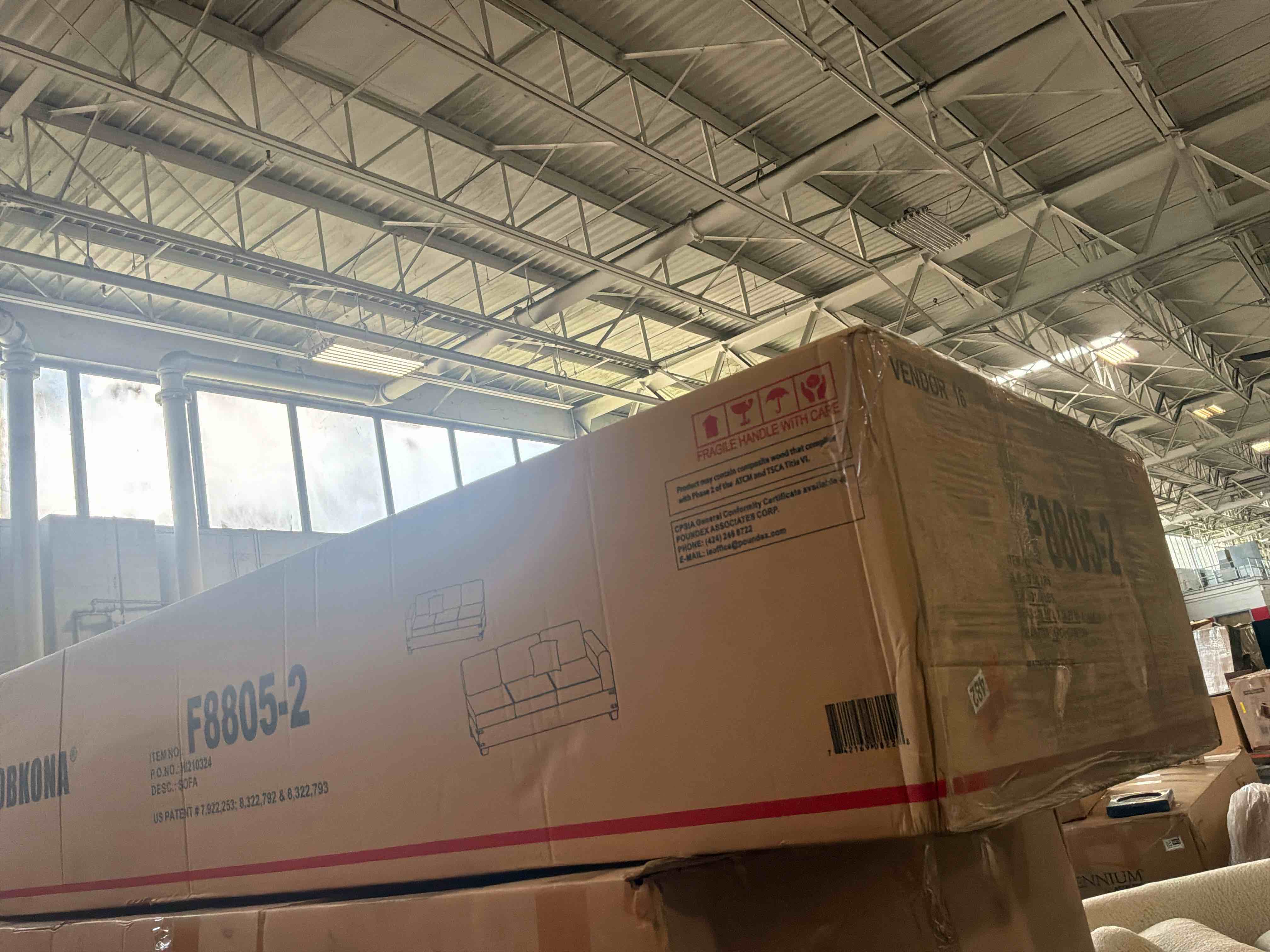 Condition photo showing Good Condition for (incomplete box1) f8805 lars 3-pc sectional