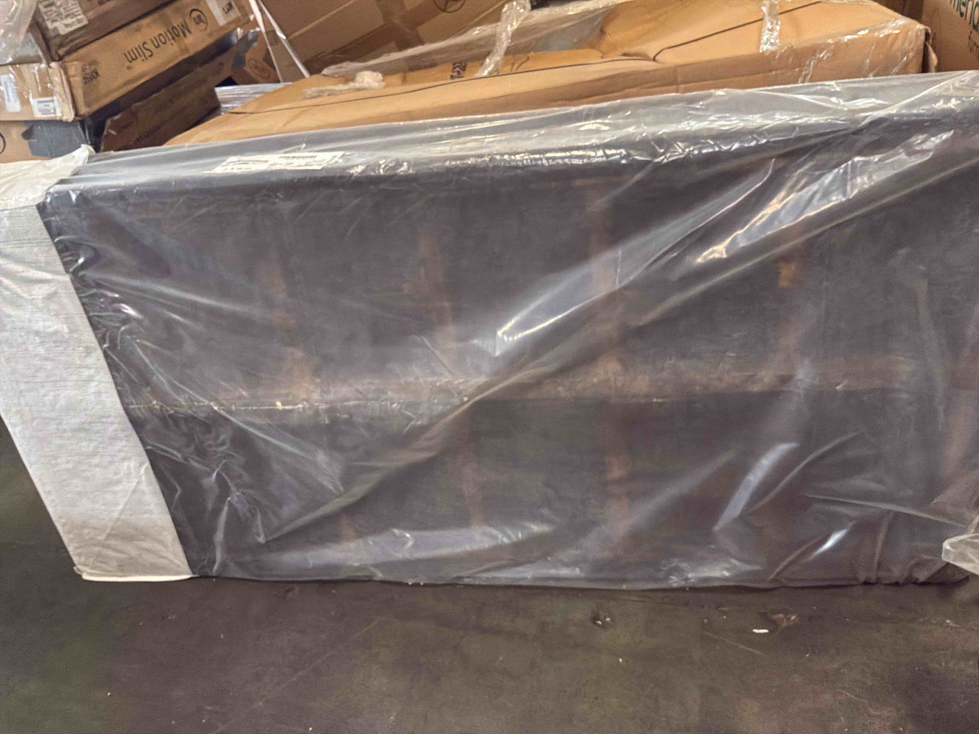 Condition photo showing Good Condition for beautyrest triton foundation - 9" high profile - twin xl