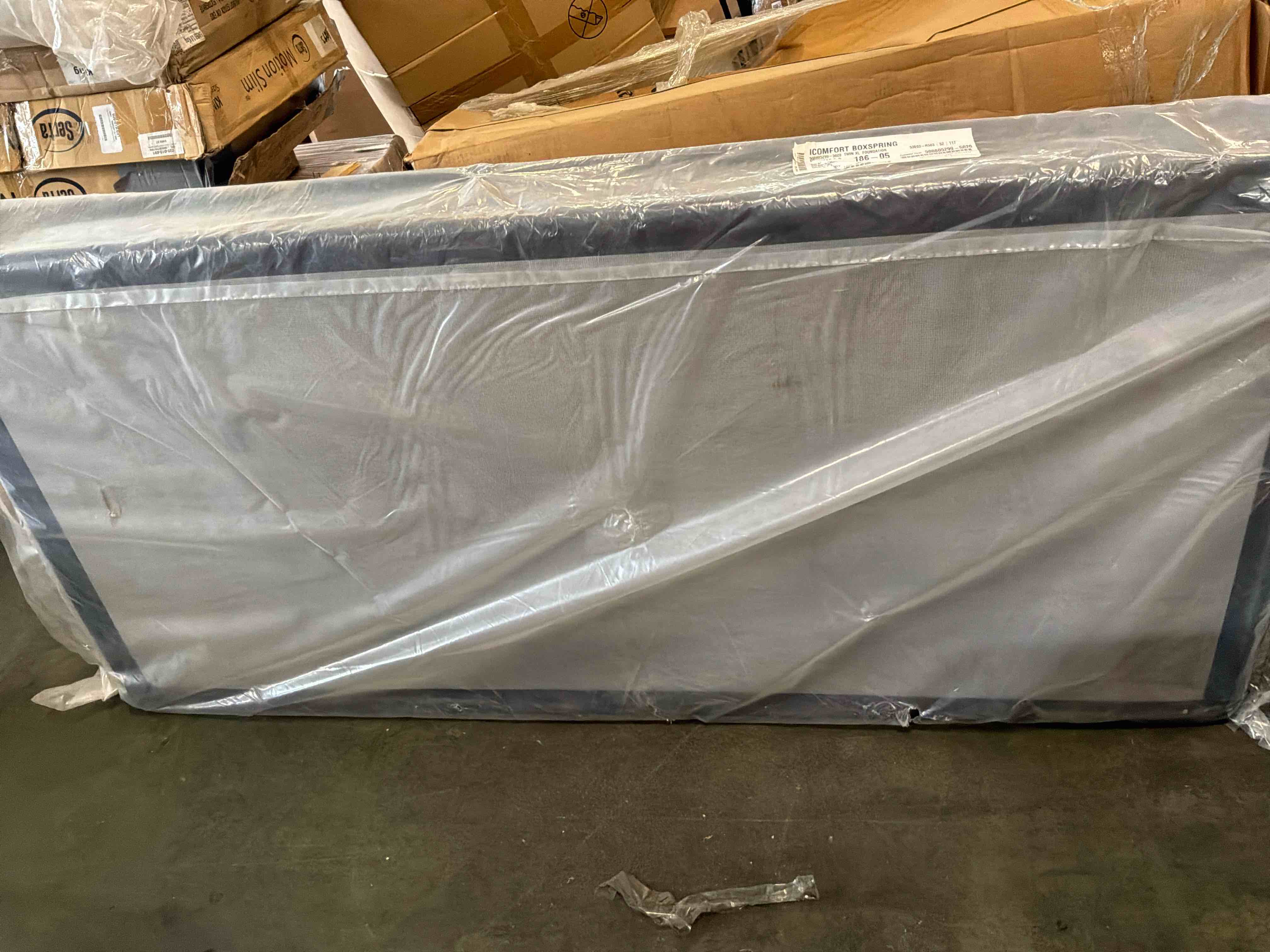 Condition photo showing Good Condition for beautyrest triton foundation - 9" high profile - twin xl