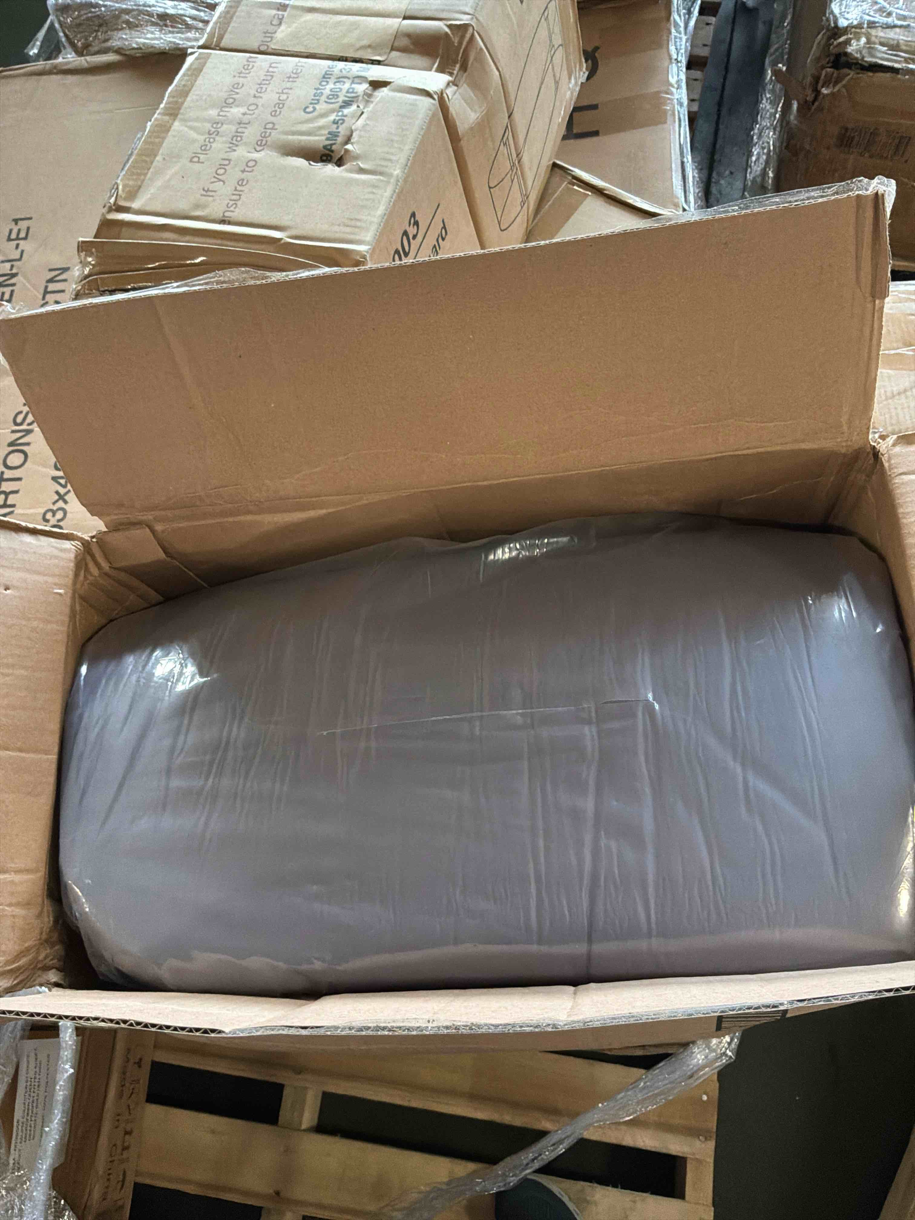 Condition photo showing Good Condition for seat cushion gray