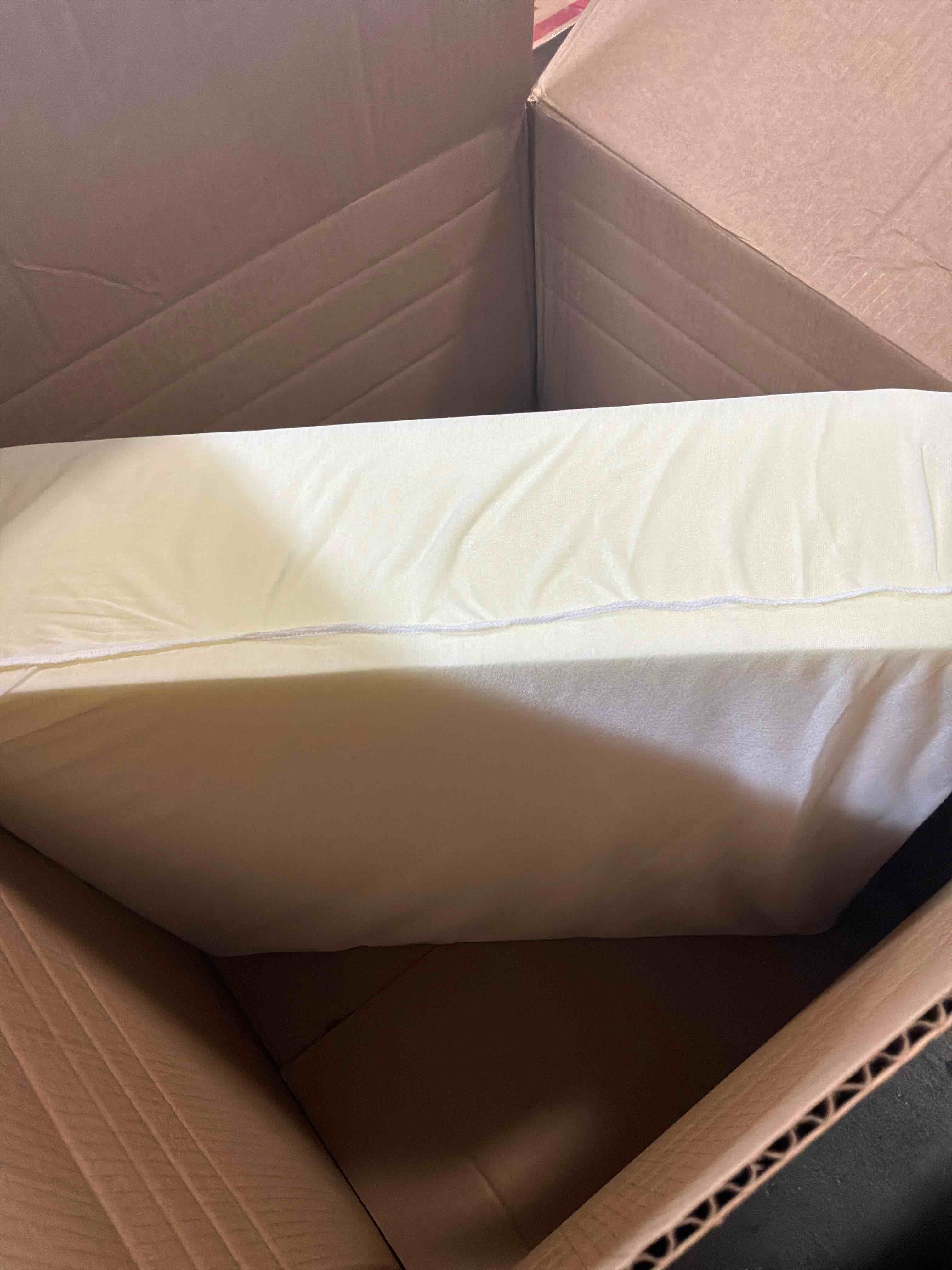 Condition photo showing Good Condition for seat cushion