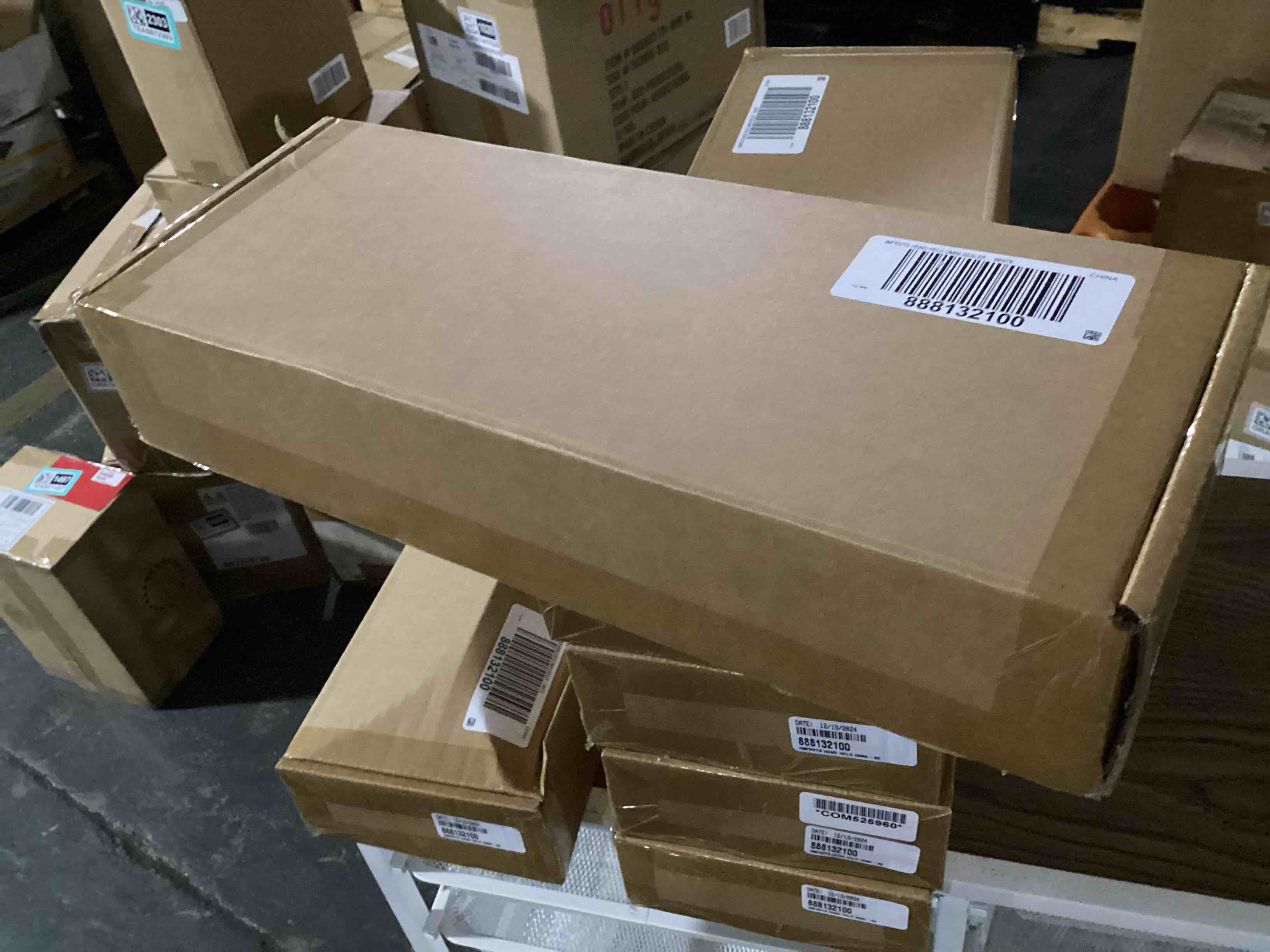 https://s3.amazonaws.com/lotting-images-prod/bidfta/GRA7441056_1781536232564.jpeg