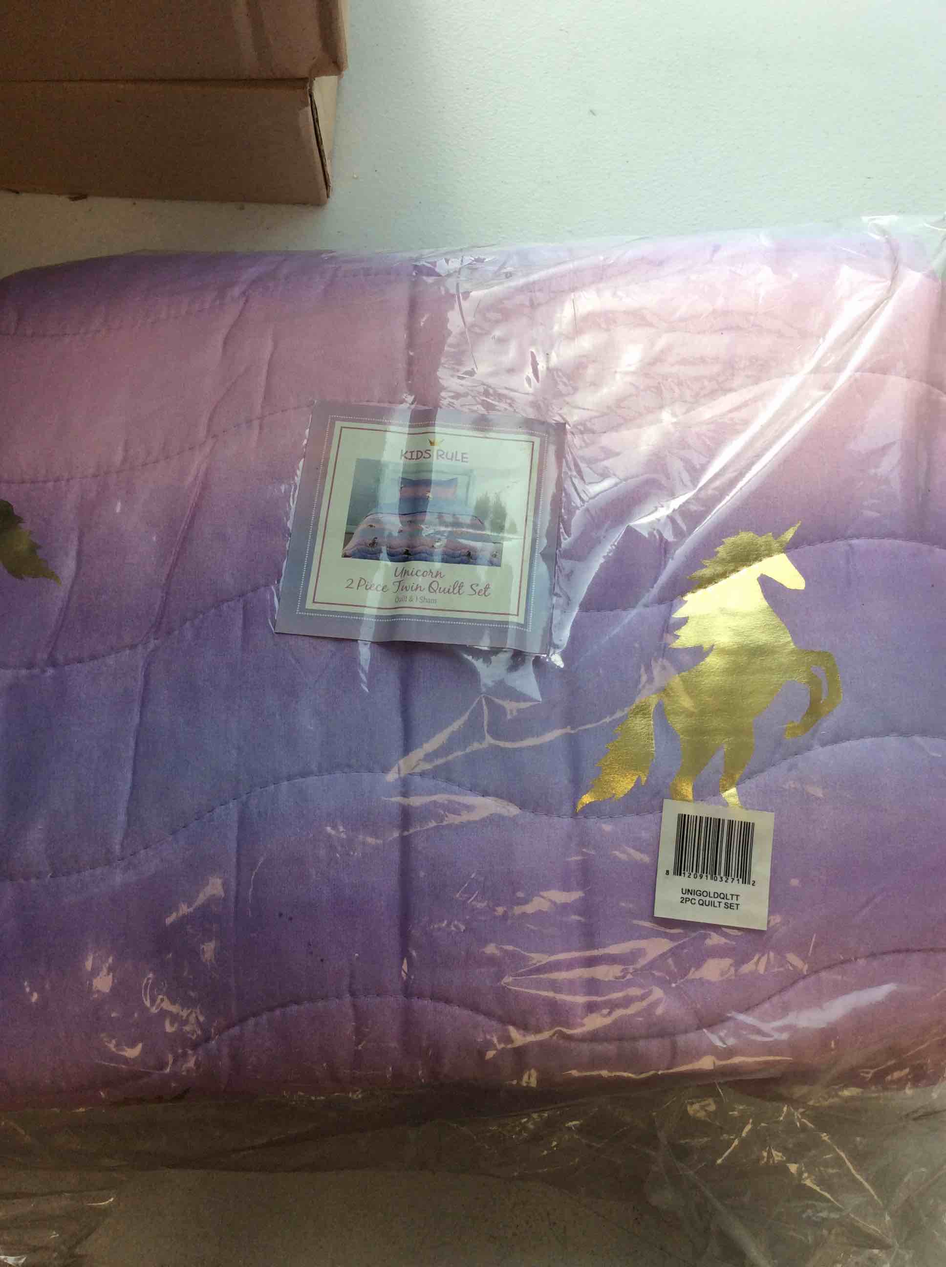 Condition photo showing New/Like New for kids rule unicorn and gold 2pc twin quilt set quilt 68” x 86” sham 20” x 26”