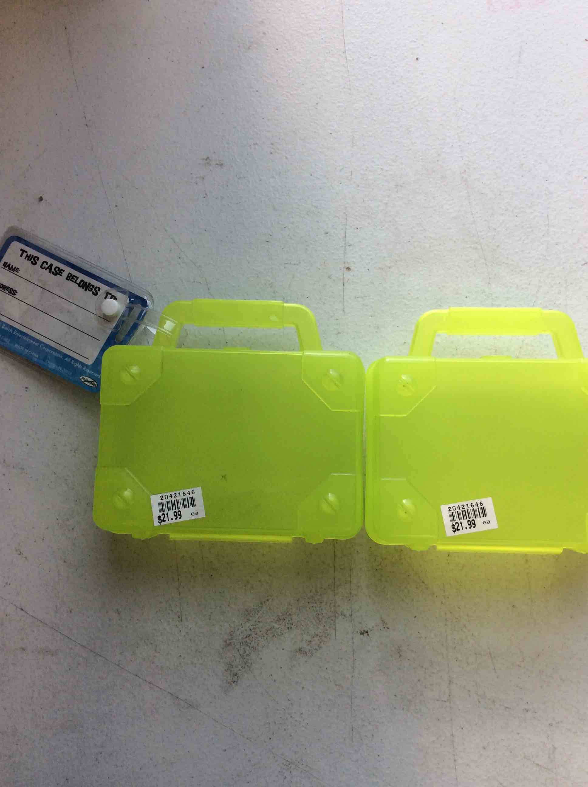Condition photo showing Good Condition for seaworld underwater adventure toy cases 2pc