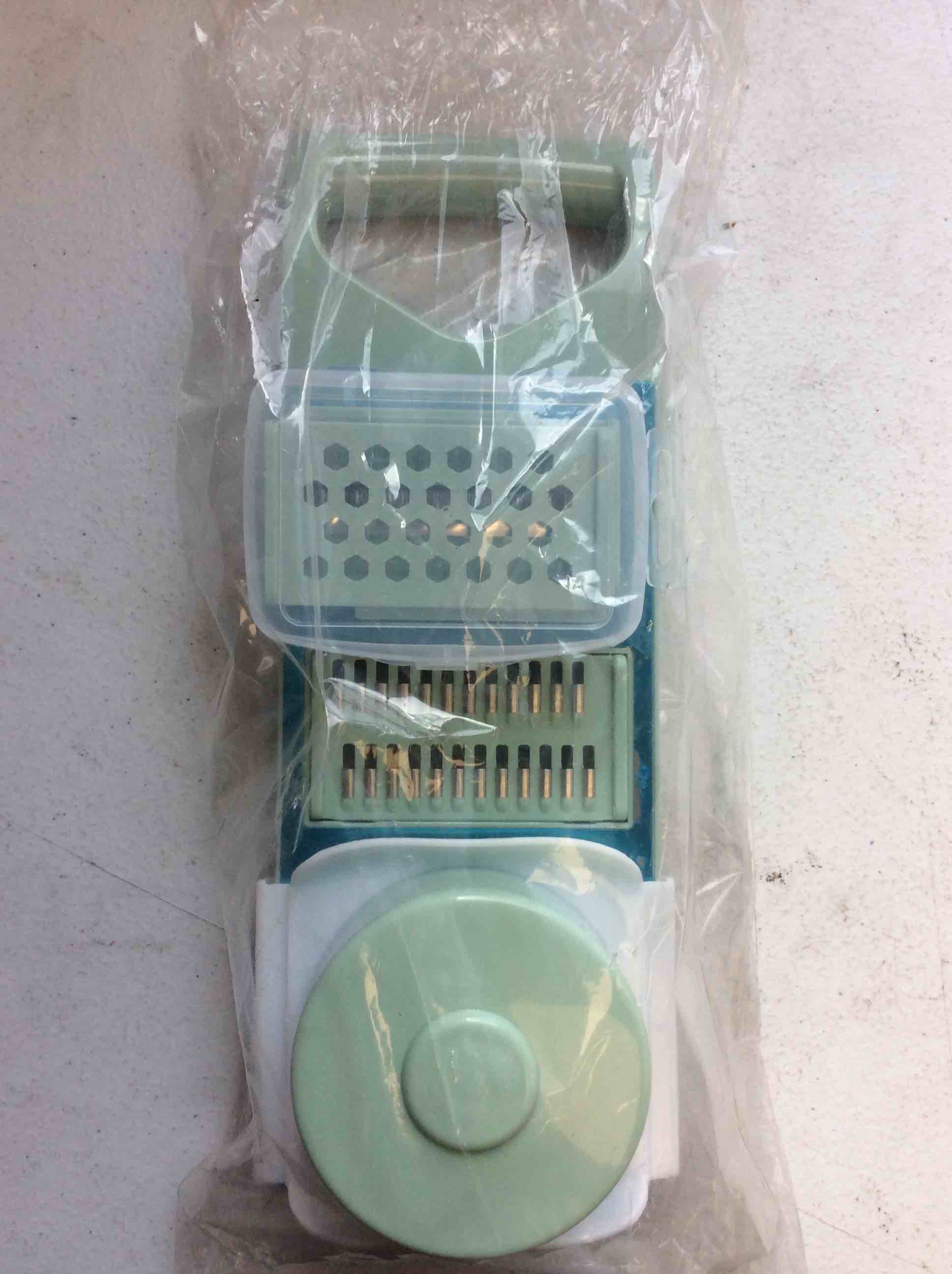 Condition photo showing New/Like New for vegetable chopper 7 in 1 mandoline food slicer cutter