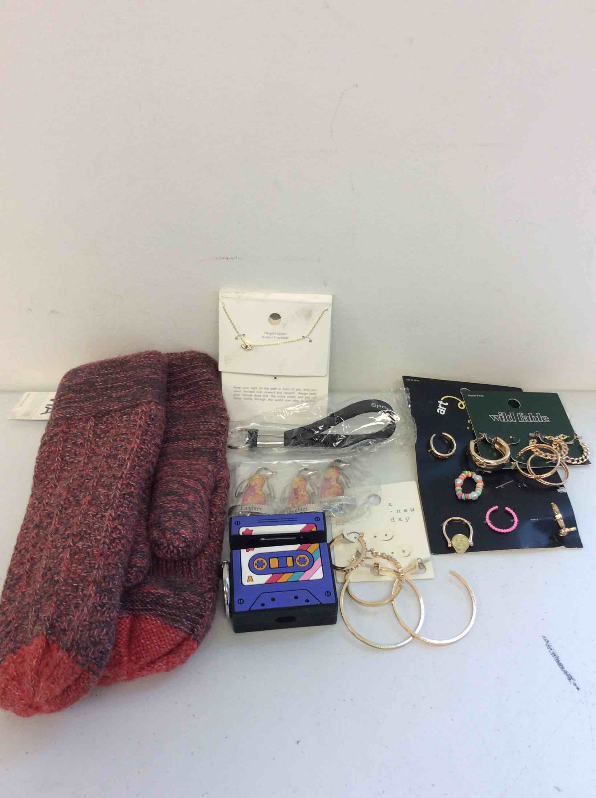 assorted miscellaneous items 8 pcs