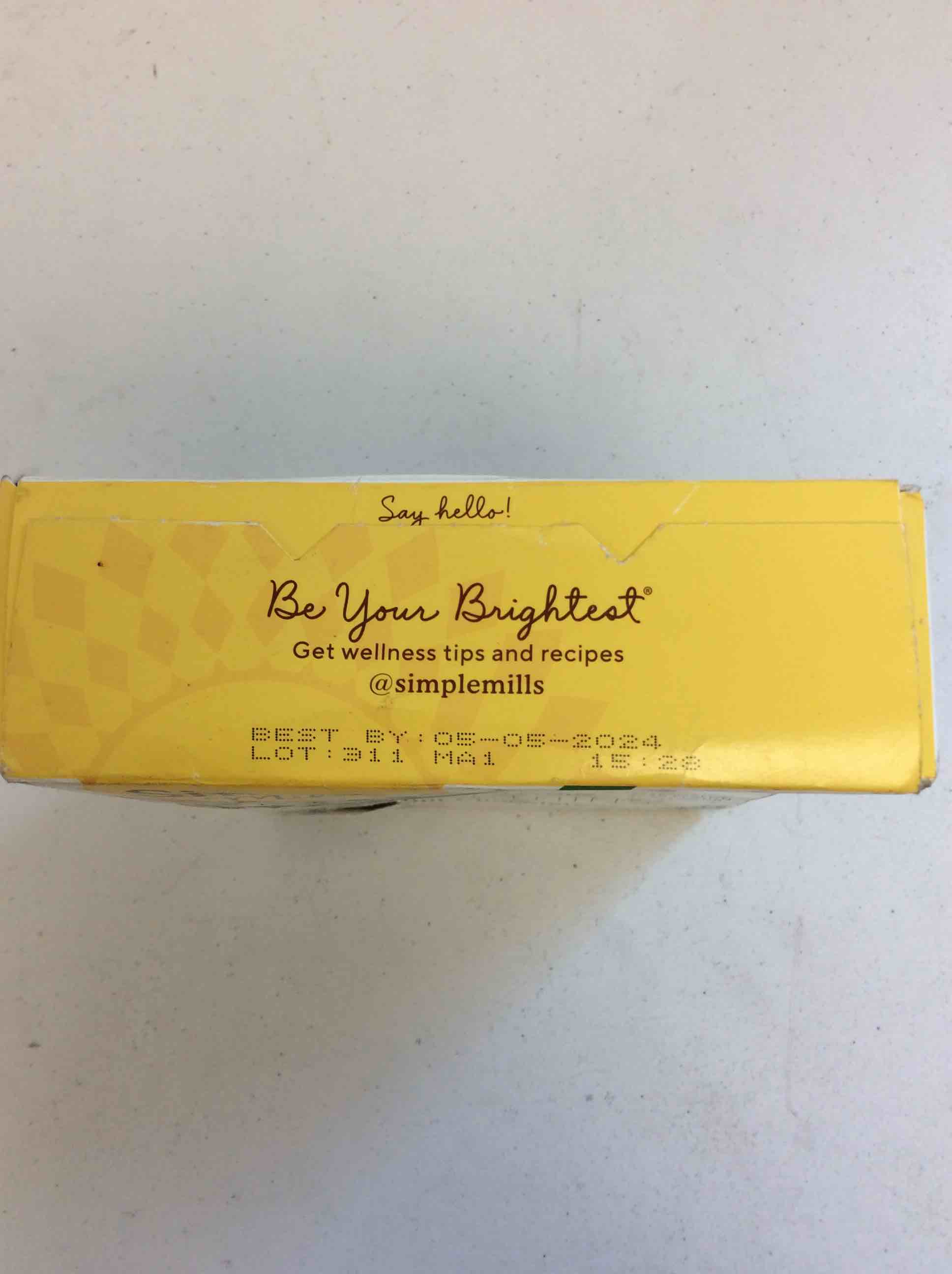 Condition photo showing As Is for simple mills mint chocolate seed & nut flour sweet thins, paleo friendly & delicious sweet thin cookies, good for snacks, nutrient dense, 4.25oz, pack of 1 bb(05/05/2024)