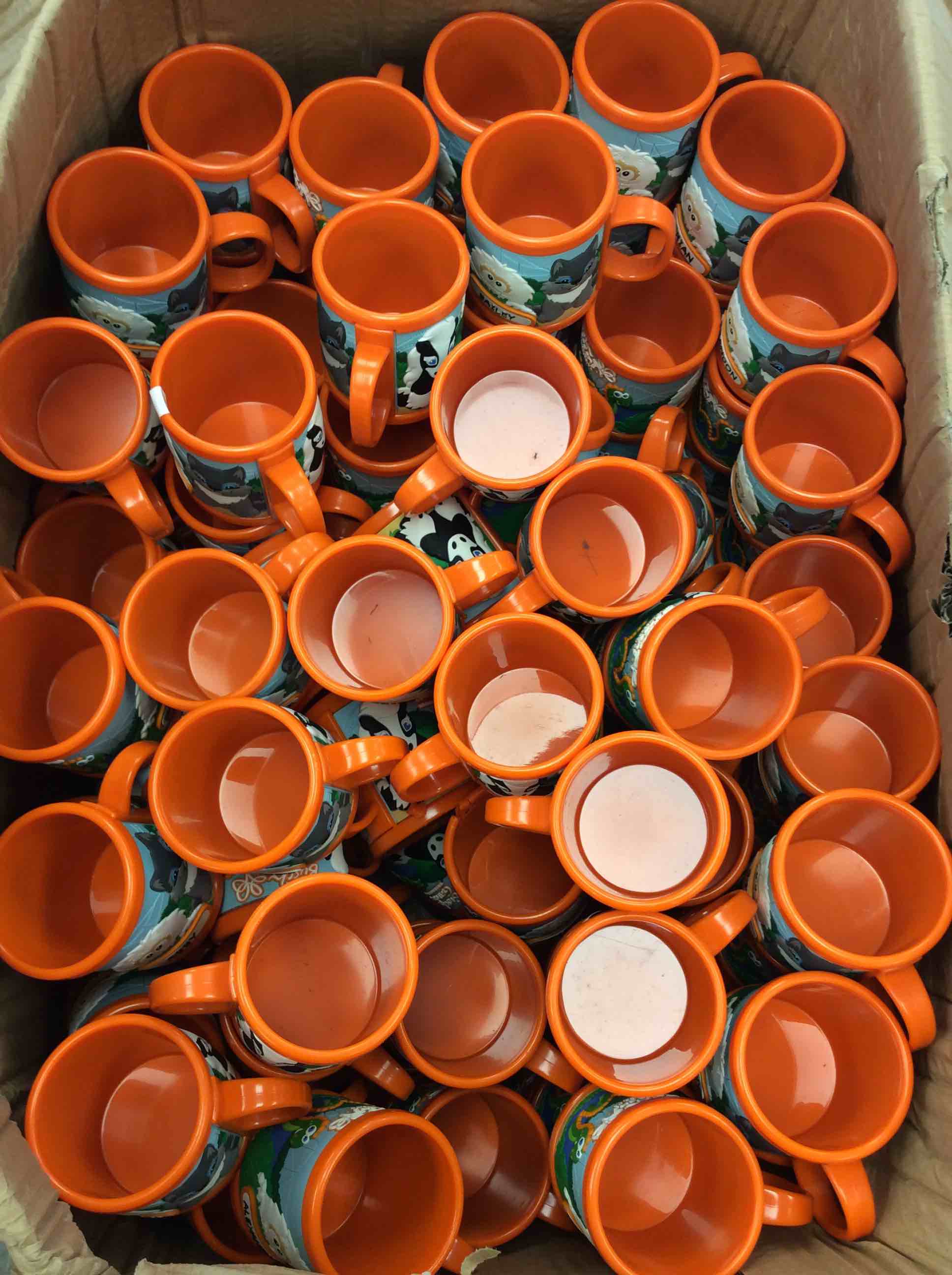 Condition photo showing New/Like New for sea world busch gardens orange mugs with names 136 pcs