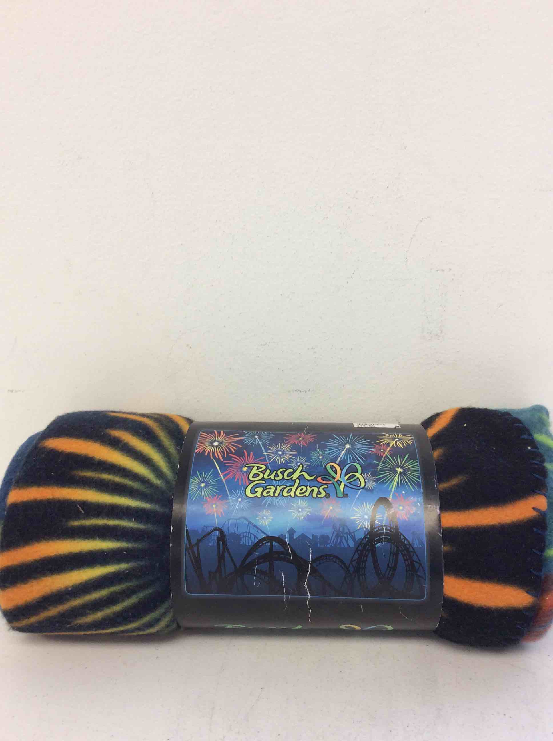 Condition photo showing New/Like New for sea world busch gardens fleece throw 50” x 60”