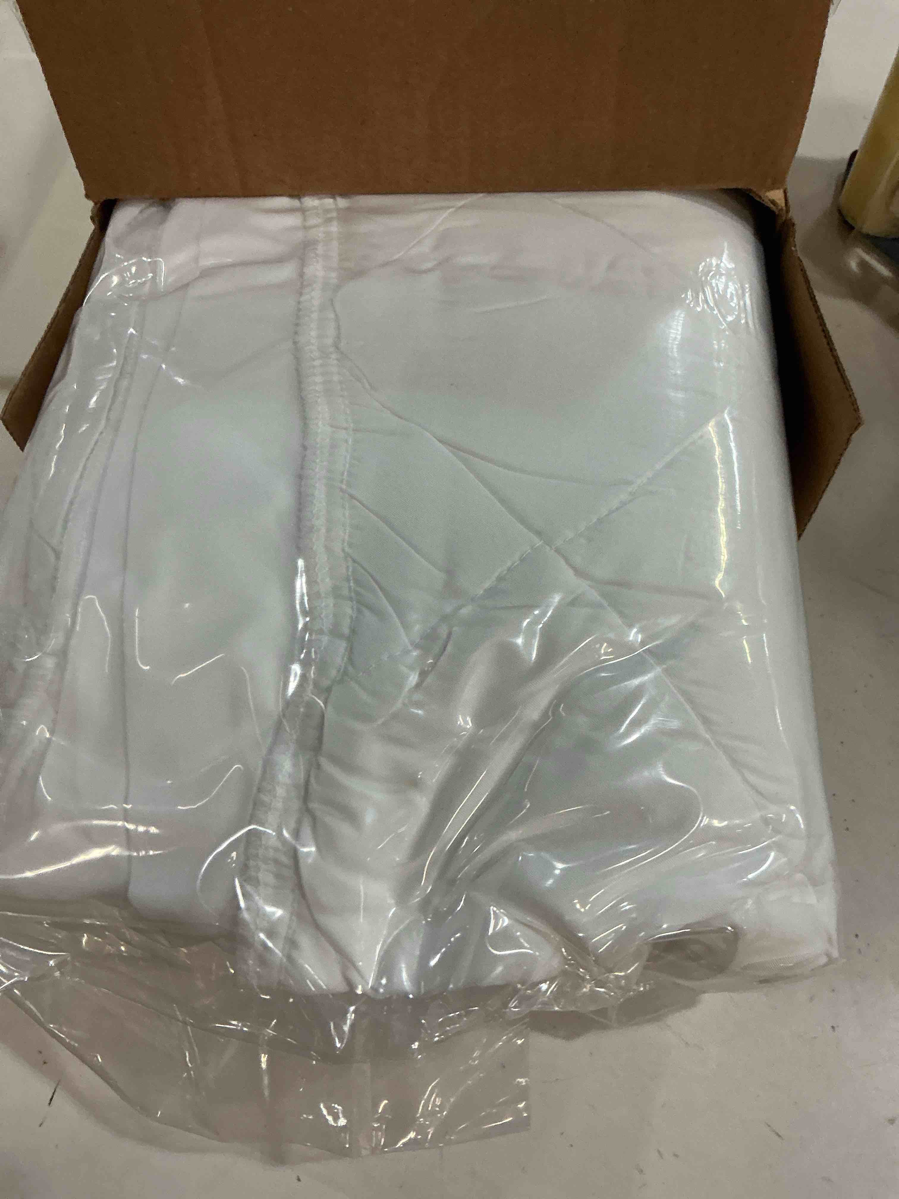 Condition photo showing New/Like New for quilted fitted mattress pad, full mattress protector topper with deep pocket stretches up to 16 inches, machine washable mattress cover by utopia bedding (white) | soft breathable fitted mattress cover, noiseless, deep pockets & machine washable for home & hotels by utopia bedding