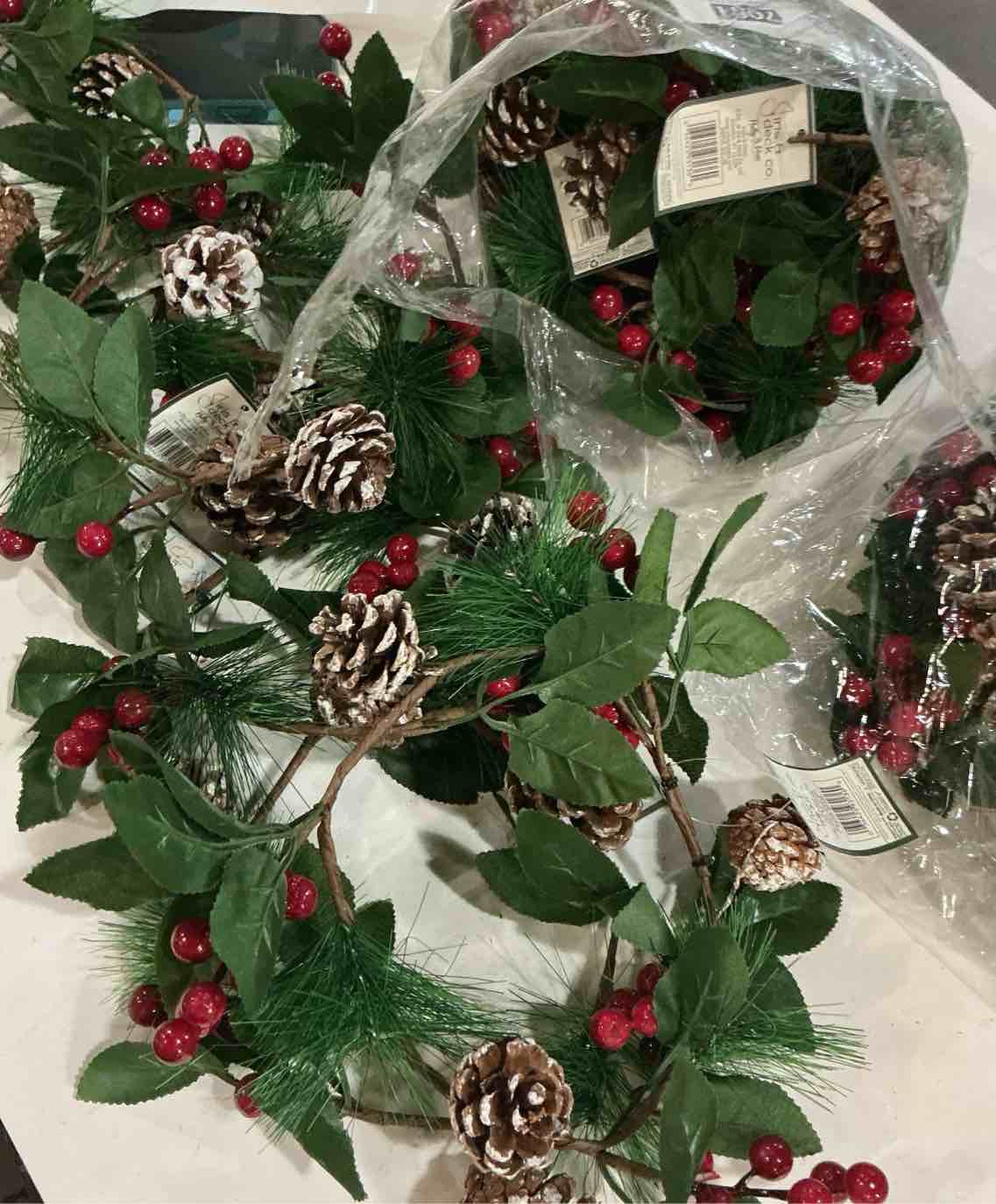 Condition photo showing New/Like New for christmas wreath twigs and pineapple 10 pcs