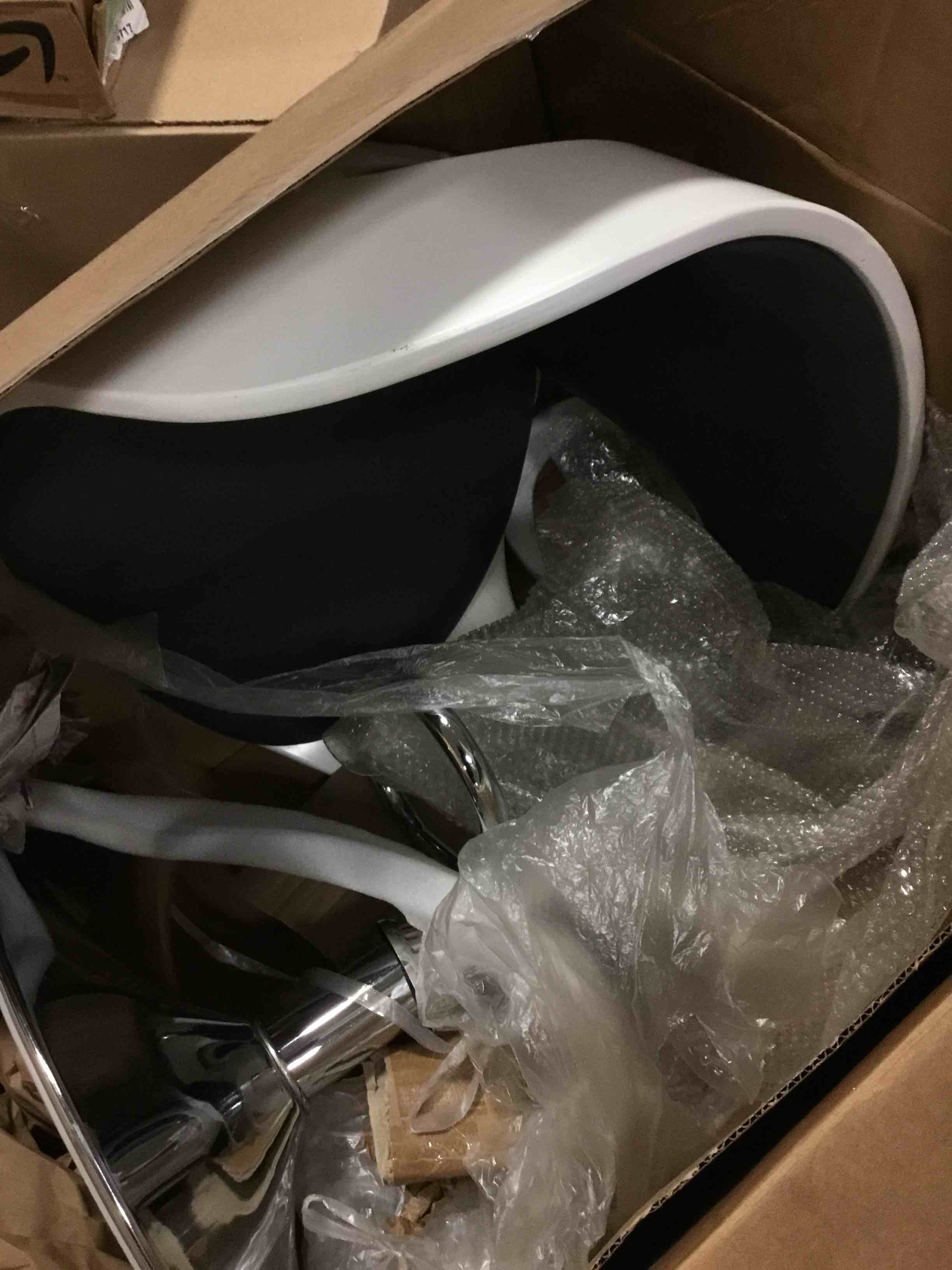 https://s3.amazonaws.com/lotting-images-prod/bidfta/GRN0378008_1581948655476.jpeg