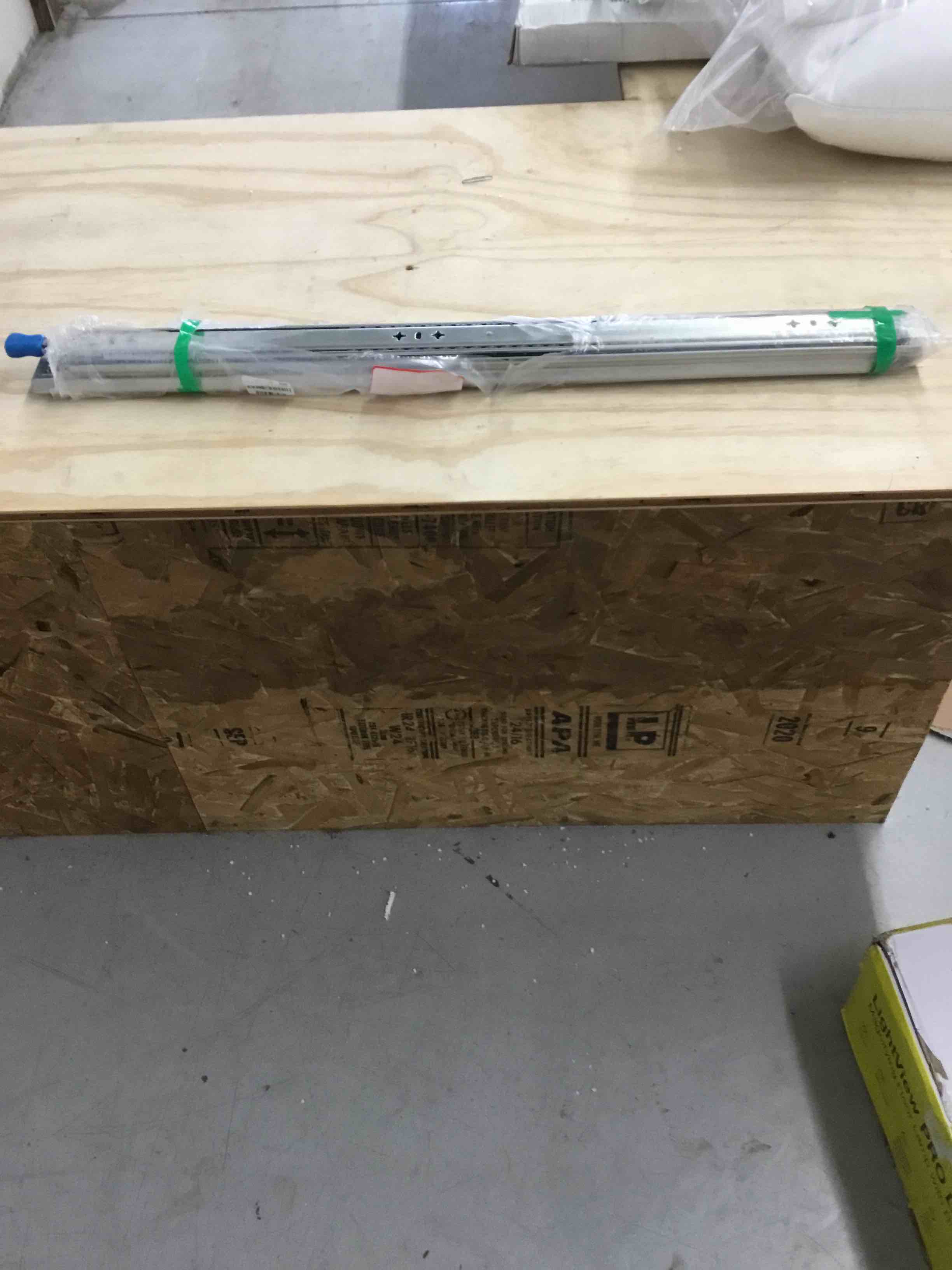 https://s3.amazonaws.com/lotting-images-prod/bidfta/GRN0900583_1612277553844.jpeg
