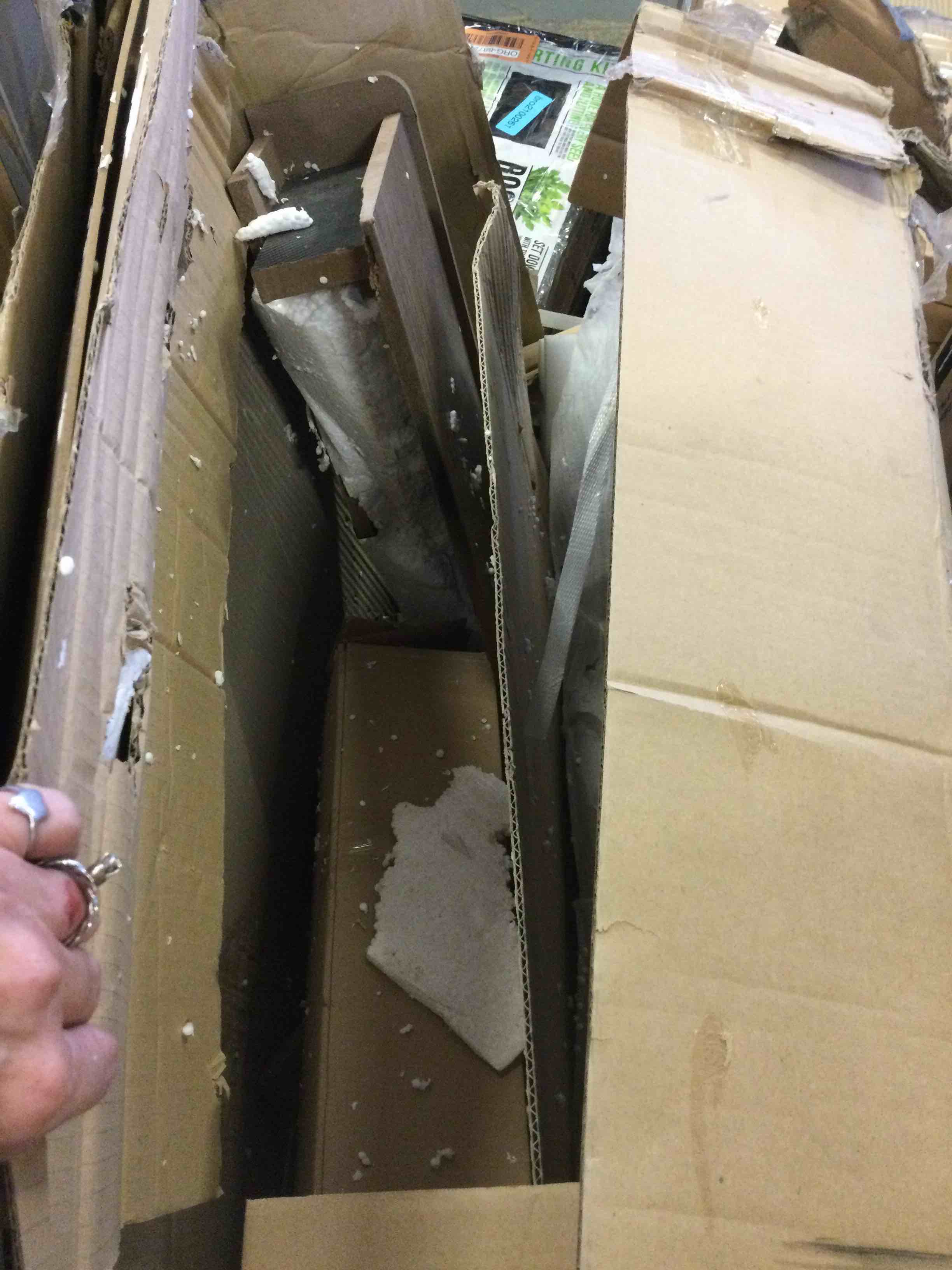 https://s3.amazonaws.com/lotting-images-prod/bidfta/GRN1098934_1615392642209.jpeg