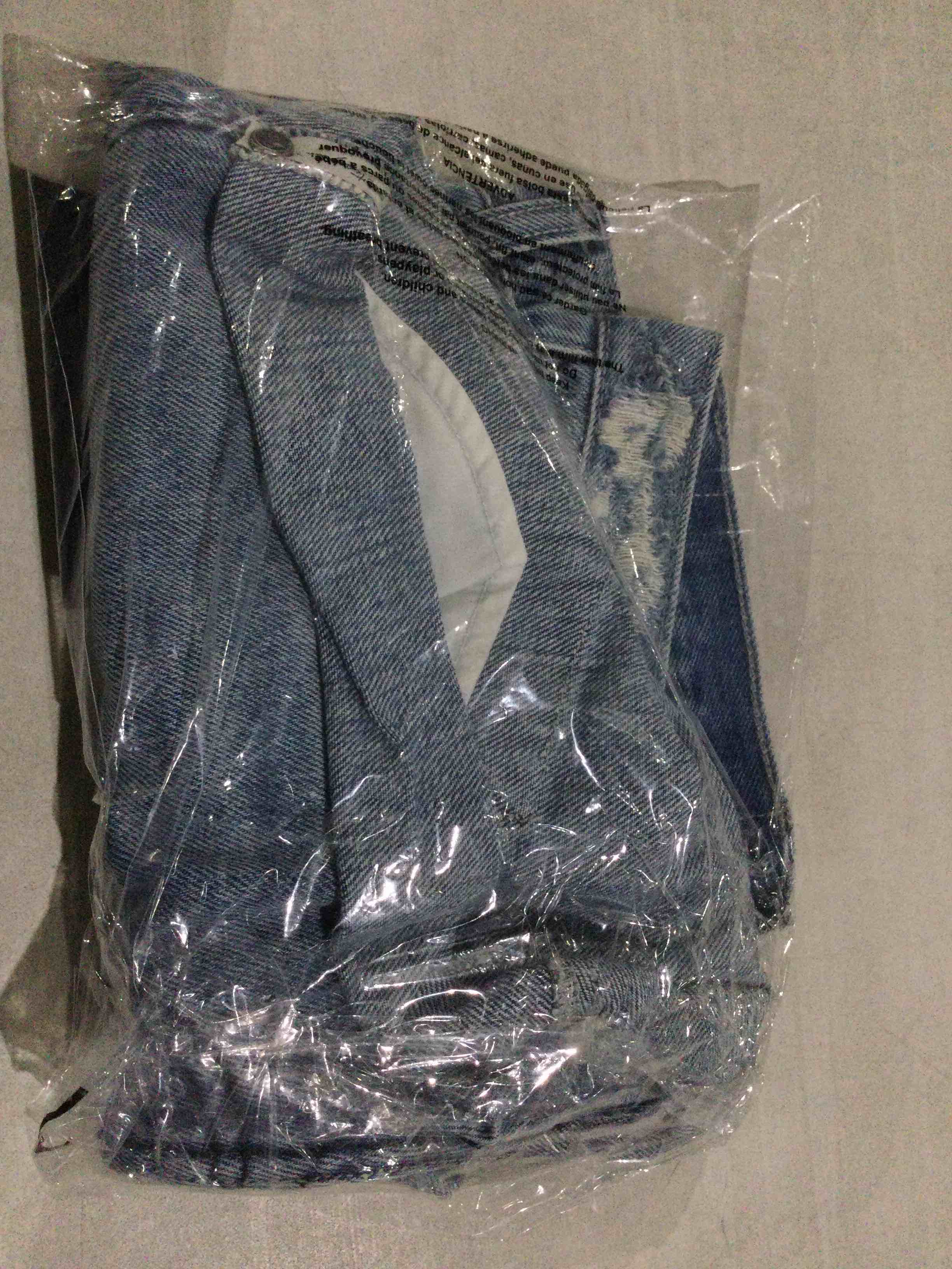 https://s3.amazonaws.com/lotting-images-prod/bidfta/GRN2989029_1681924575828.jpeg