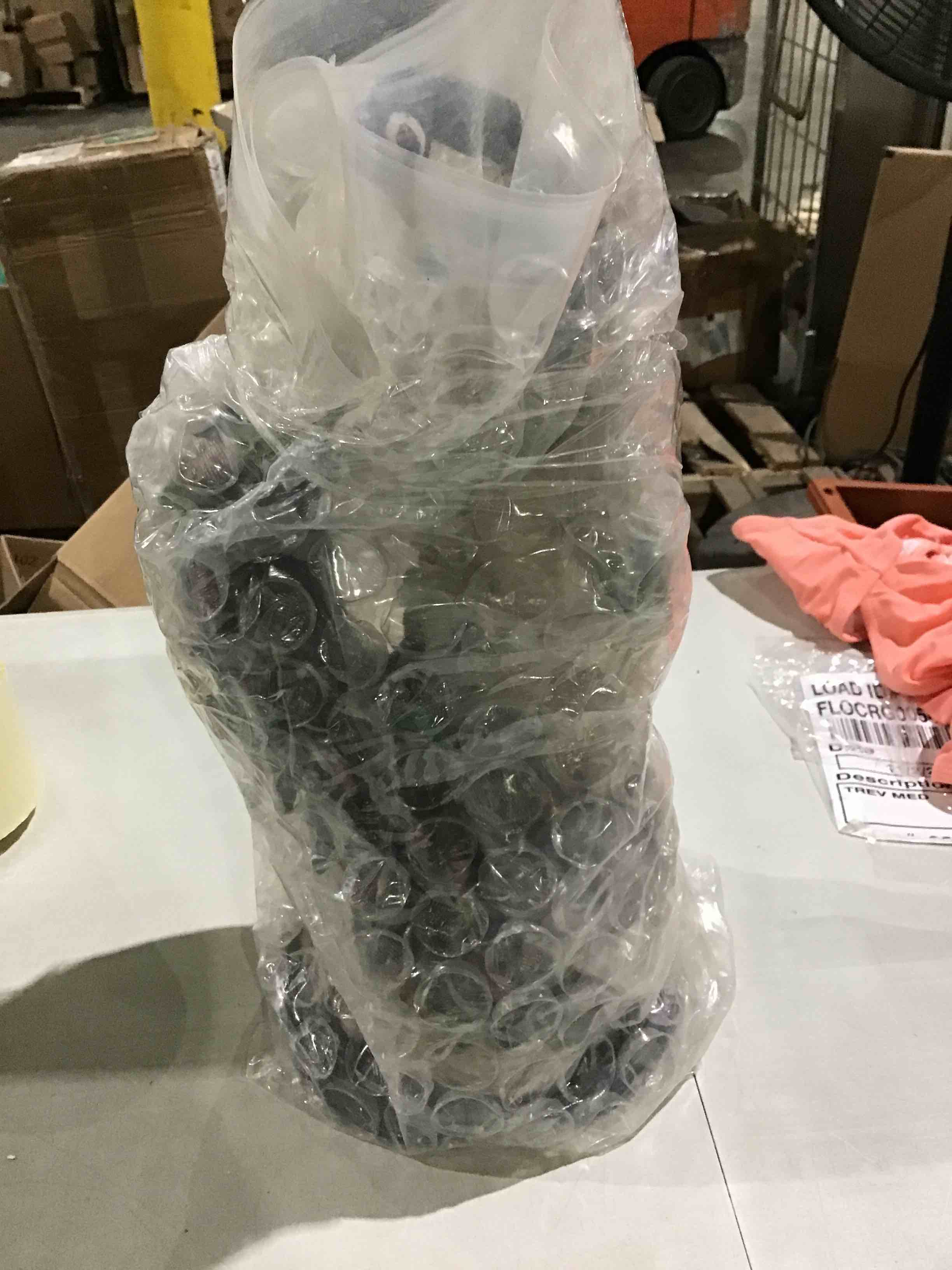 https://s3.amazonaws.com/lotting-images-prod/bidfta/GRN2989602_1682603595468.jpeg